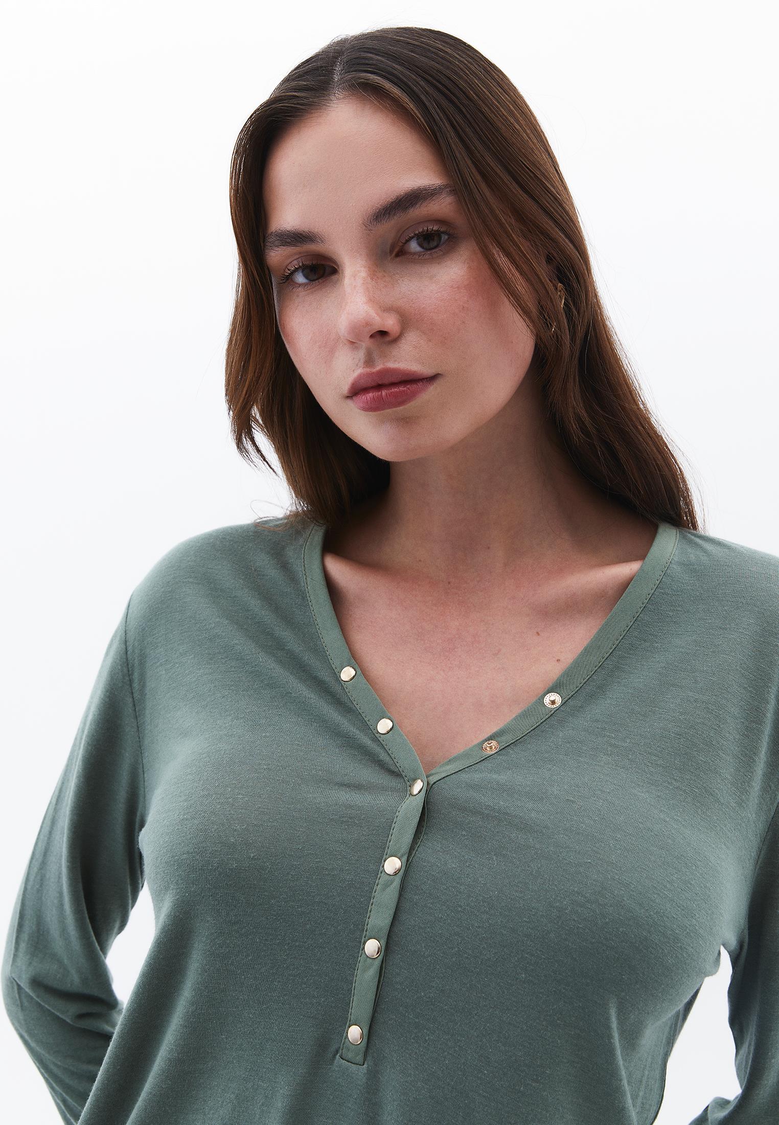 V Neck Long Sleeve T Shirt - LAUREL WREATH