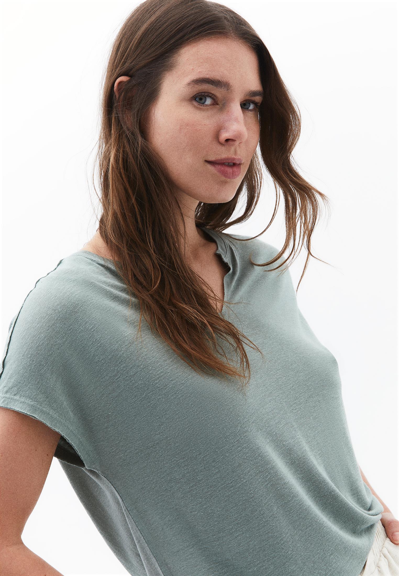 V Neck Short Sleeve T-Shirt - LILY PAD
