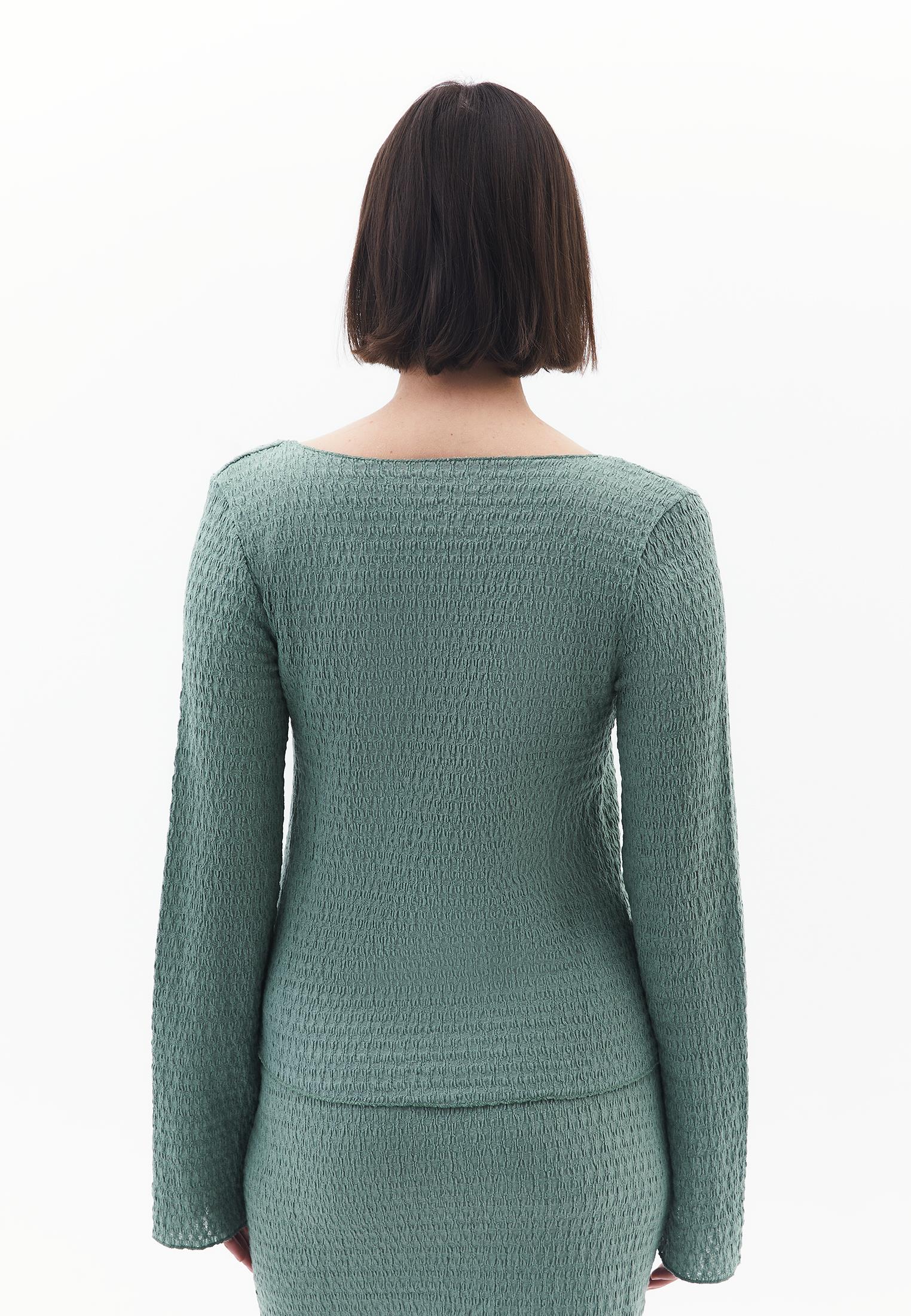 V Neck T-Shirt - LILY PAD