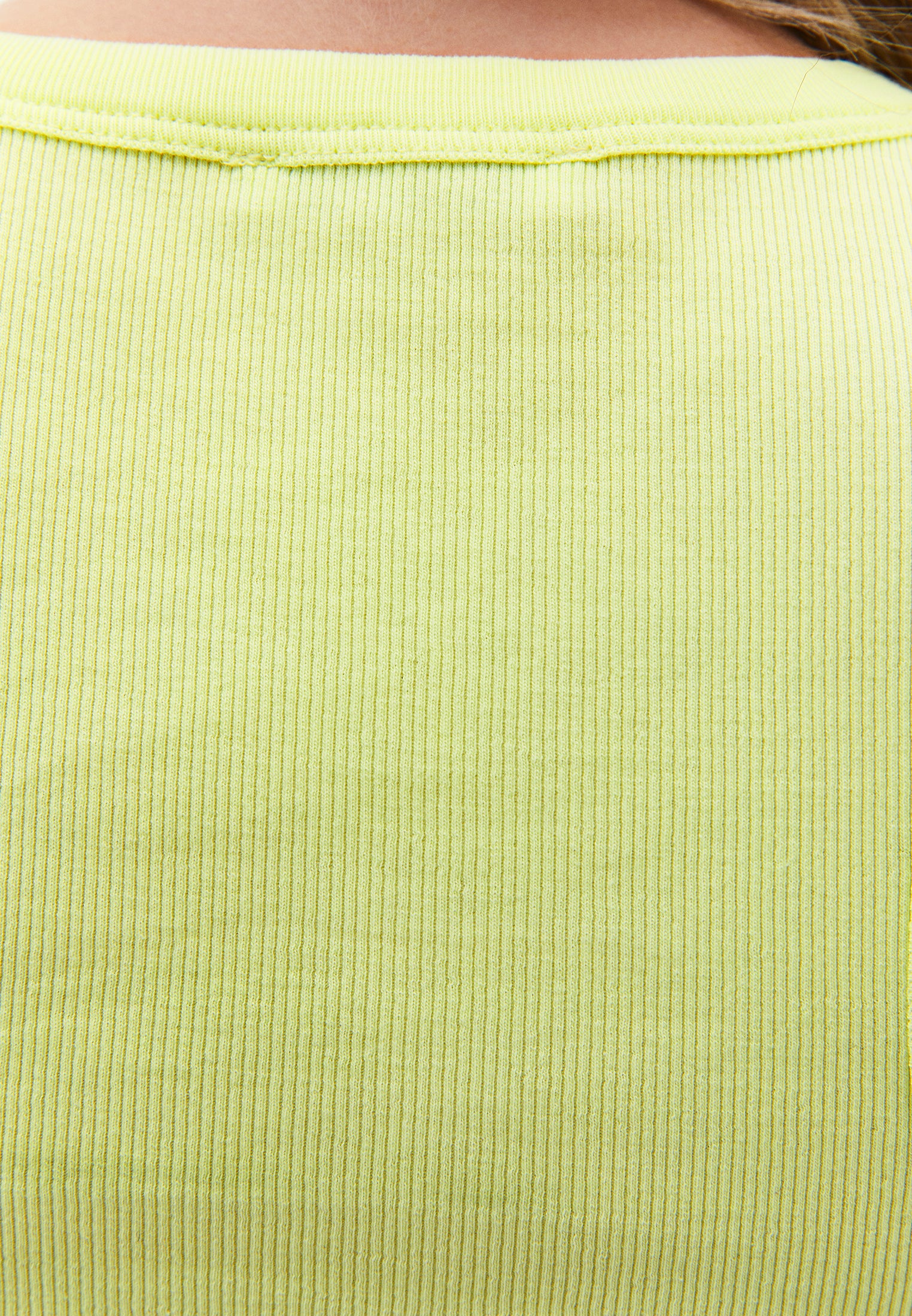 Crew Neck Bodycon Tank Top - LUMINARY GREEN