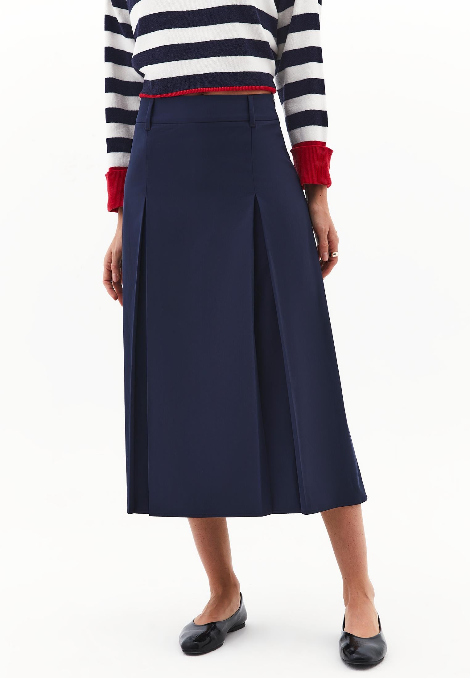 Long Pleated Skirt With Belt Detail - MIDNIGHT