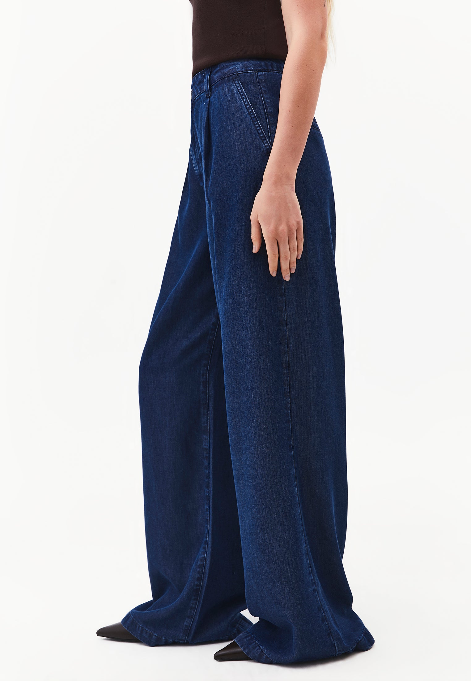 Wide Leg Regular Waist Pleated Trousers - MID BLUE DENIM