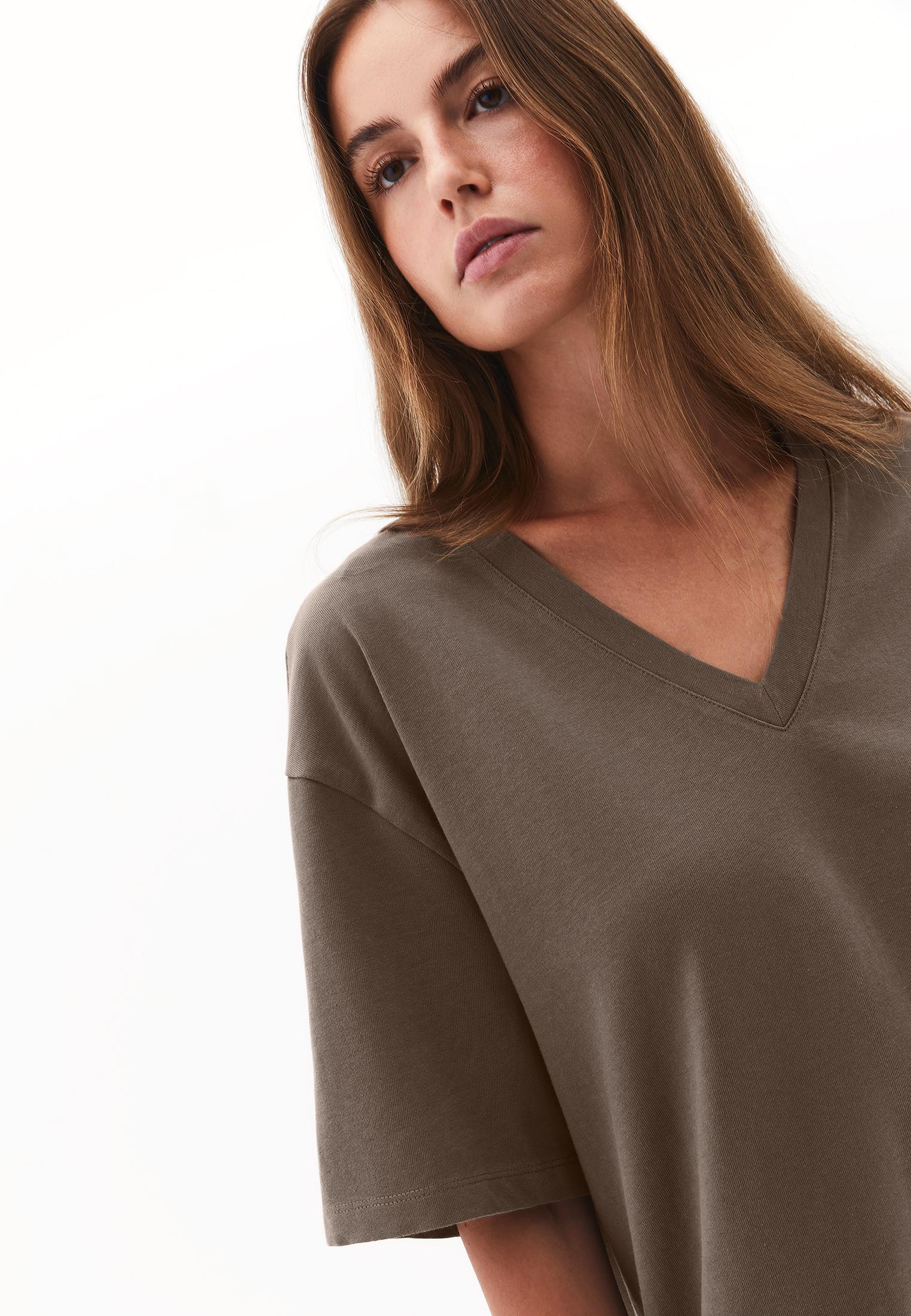 V Neck Boyfriend T-Shirt - MOREL