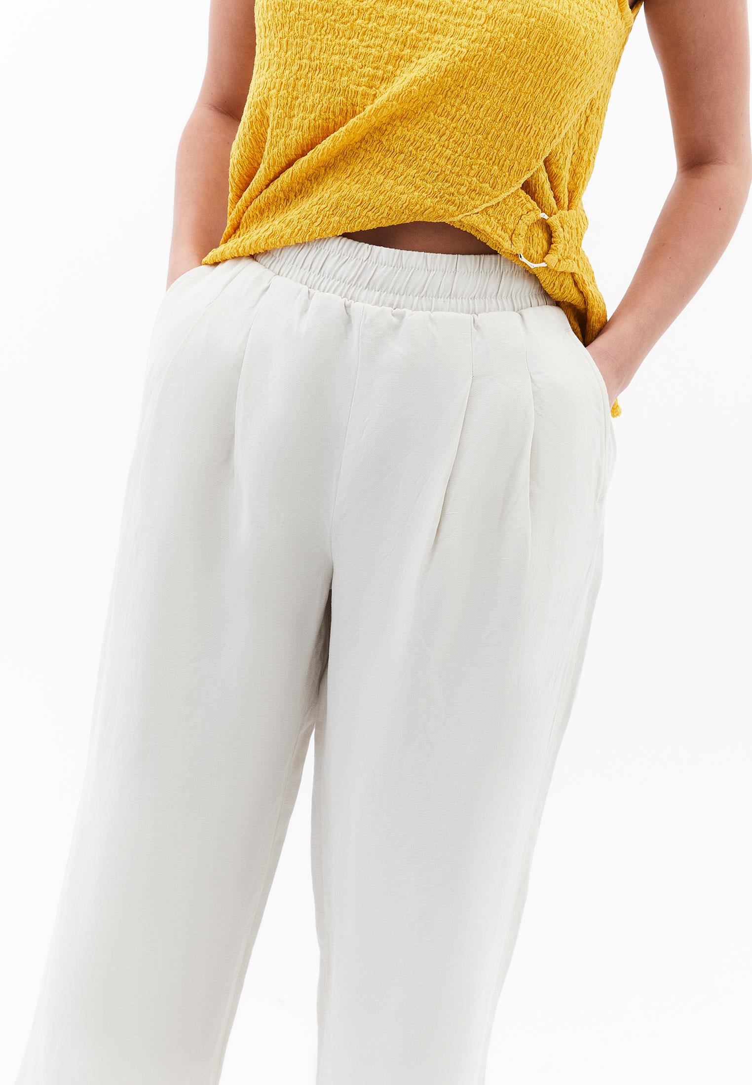 High Waist Straight Trousers With Pocket Detail - NATURAL