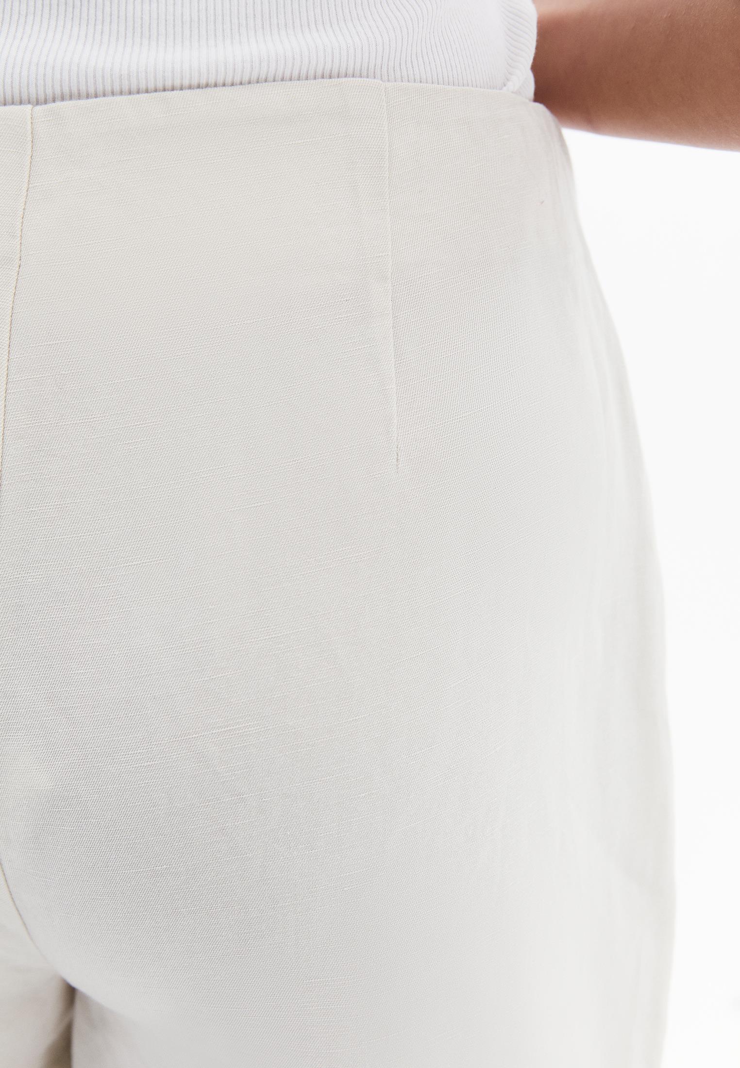 High Waist Short With Button Details - NATURAL