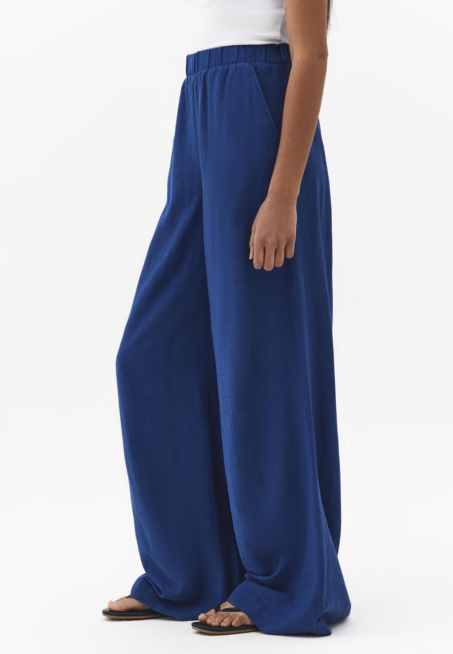 Ultra High Waist Wide Leg Pants - NAVY PEONY