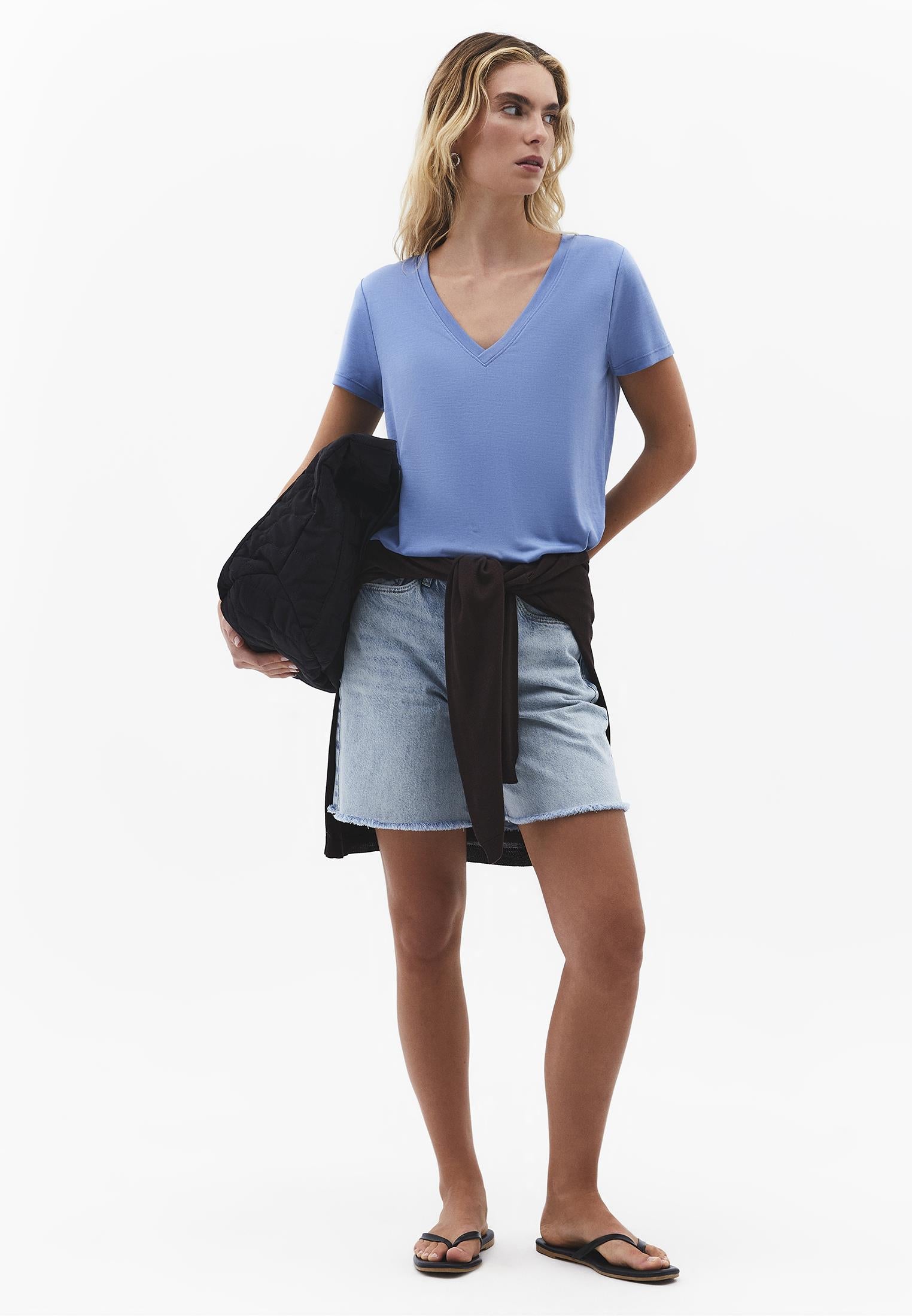 V Neck T-Shirt - QUIET HARBOR