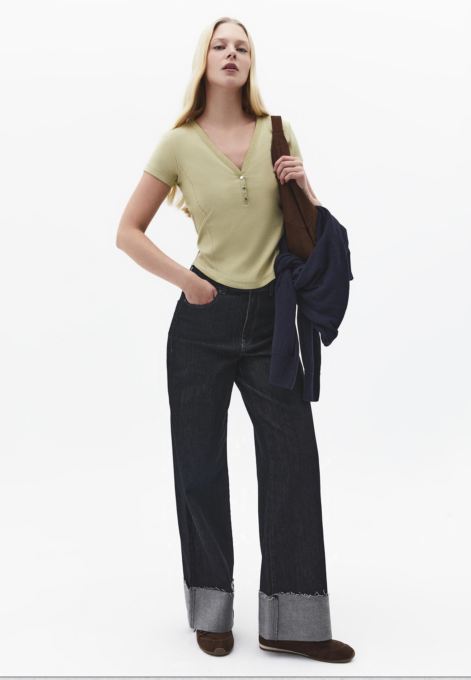 V Neck Slim Fit T-Shirt - SAGE GREEN