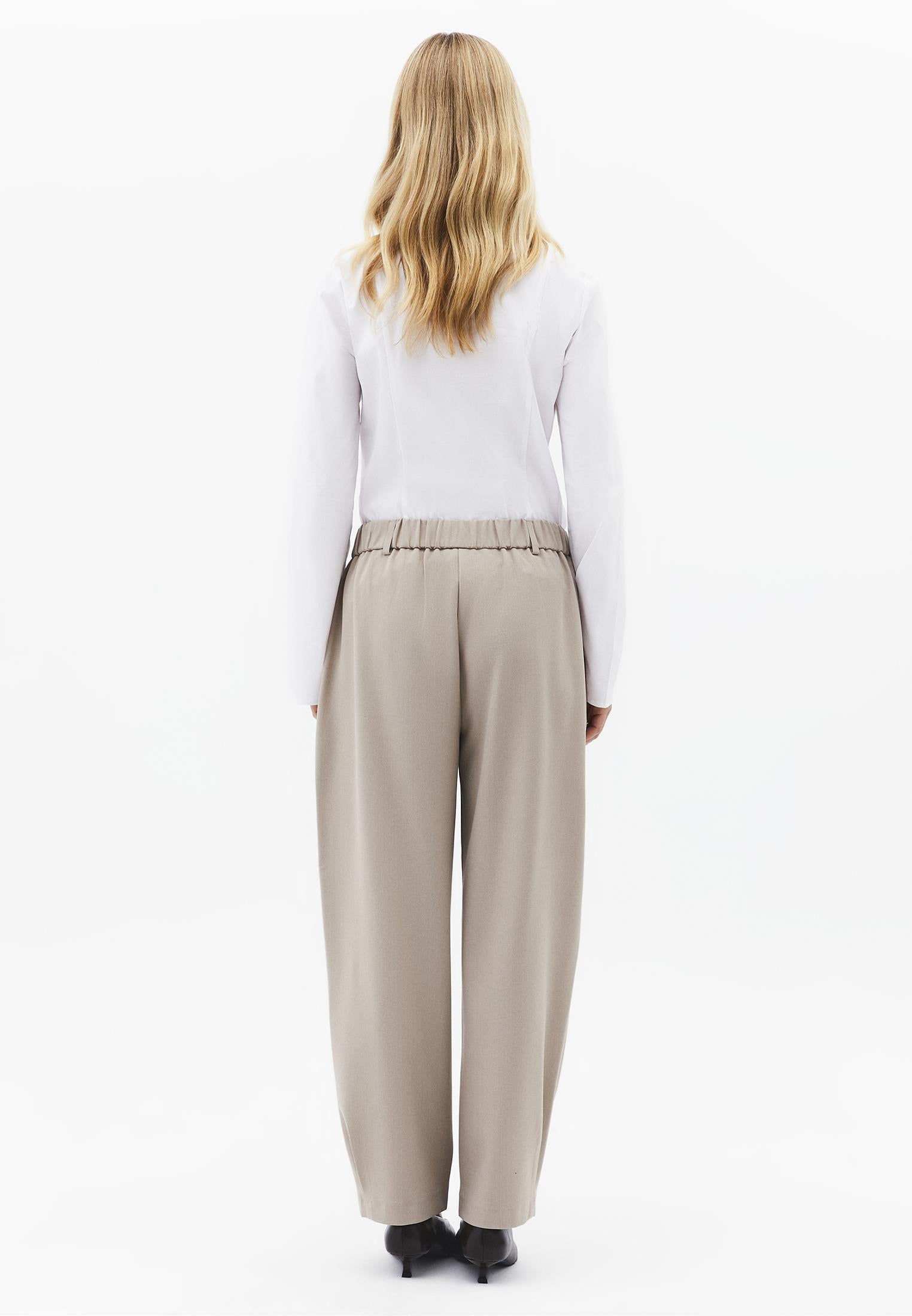 Balloon Form Pleated Standard Carrot Leg Pants - SIMPLY TAUPE
