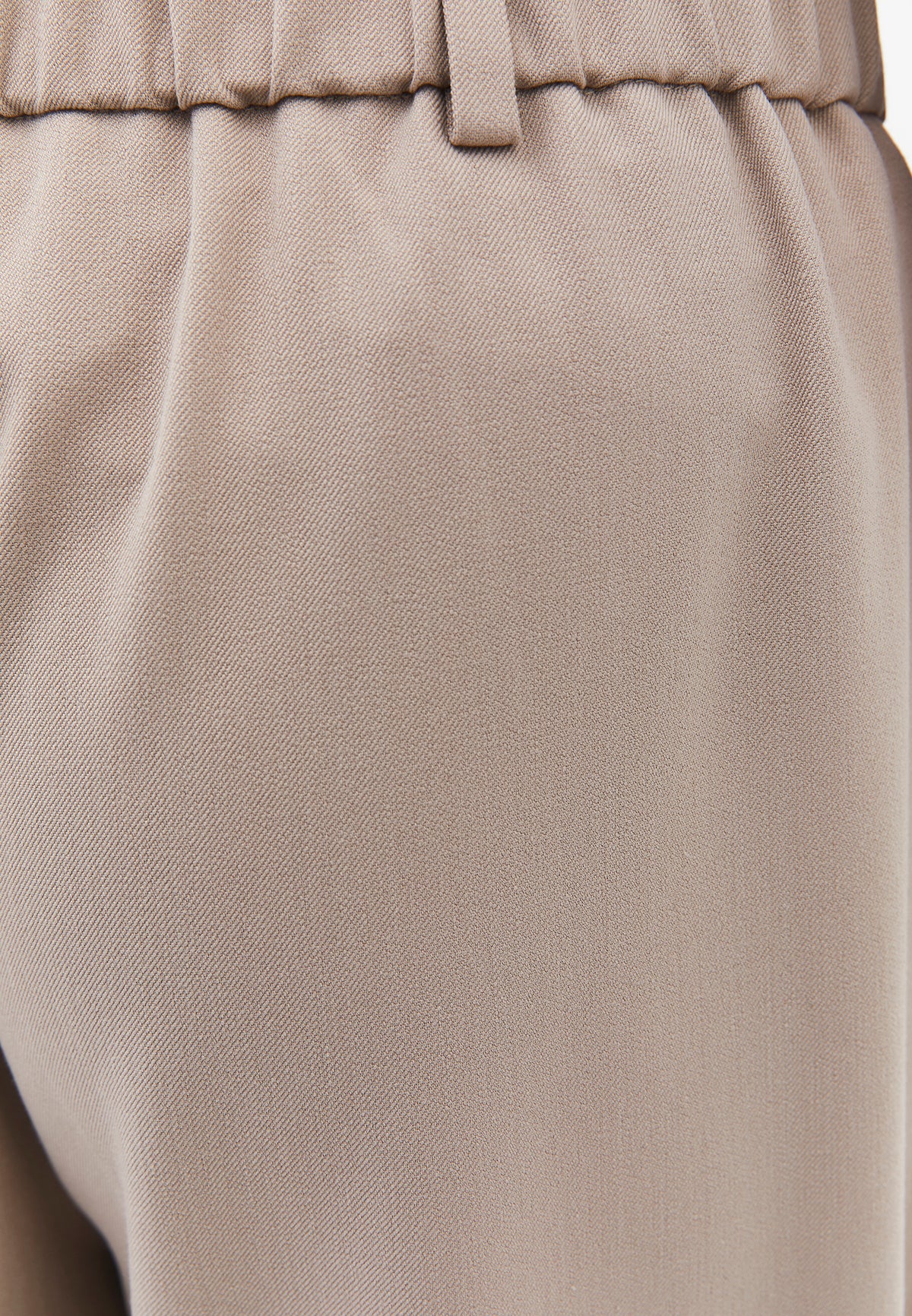 Balloon Form Pleated Carrot Leg Pants - SIMPLY TAUPE