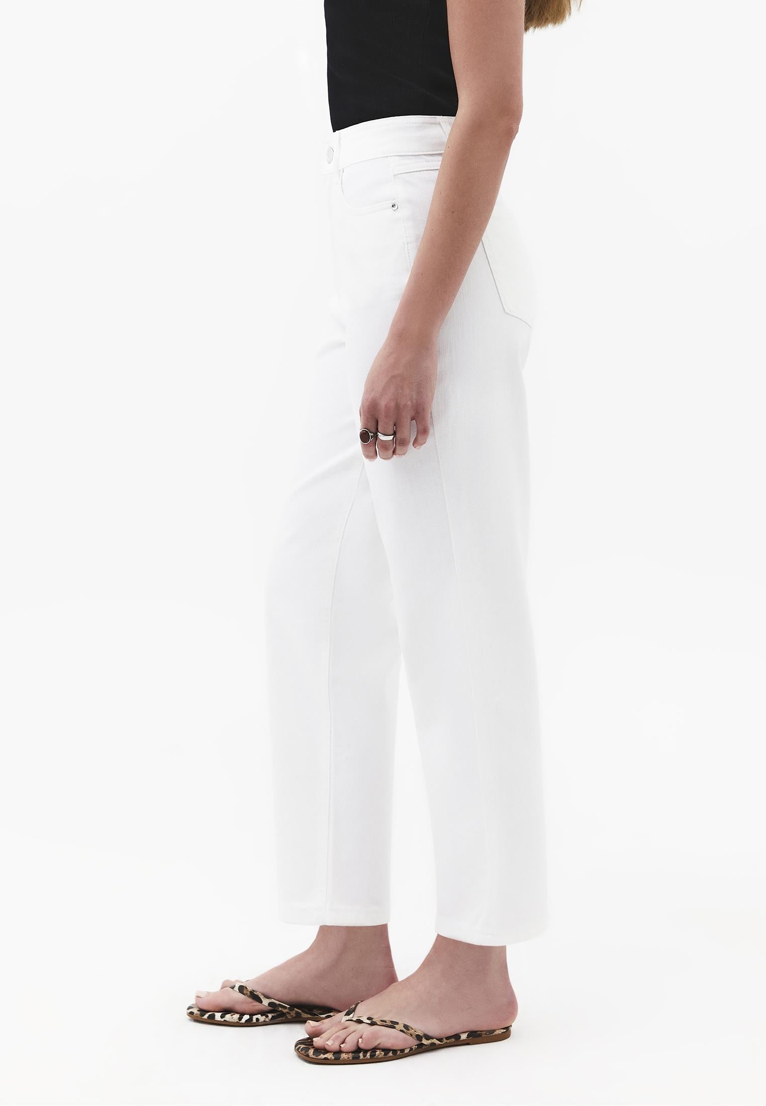Ultra High Waist Mom Jeans - WHITE DENIM