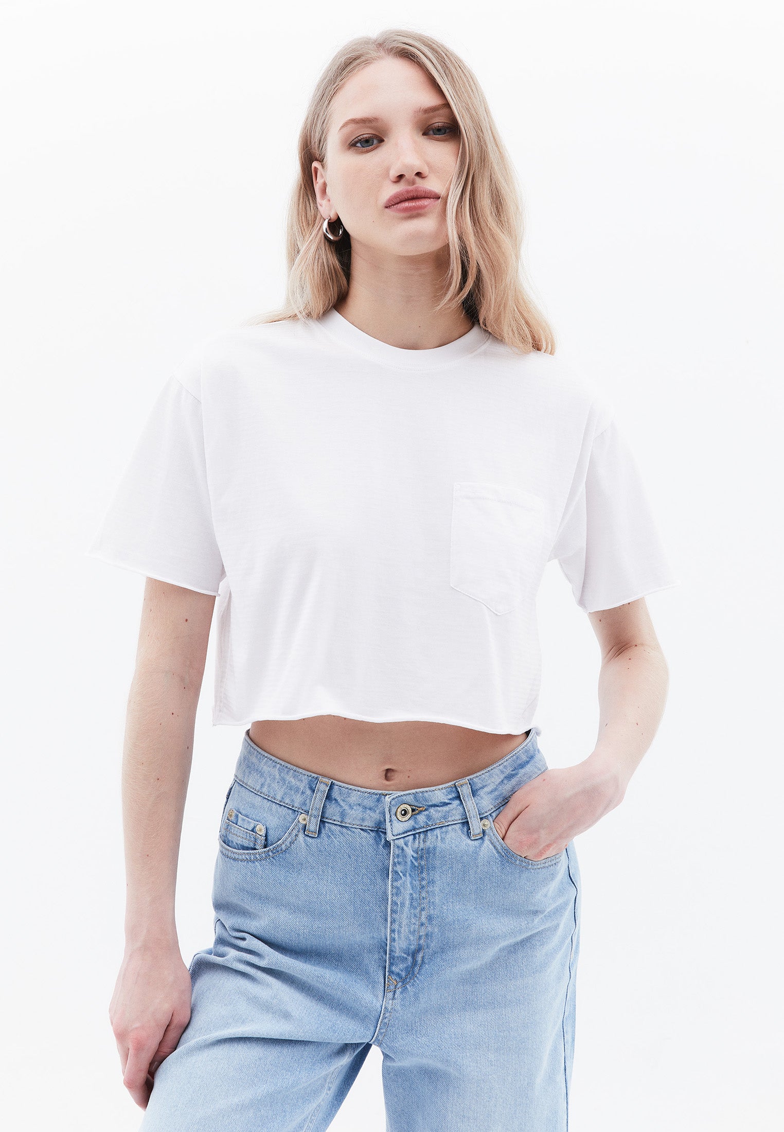 Cropped T-Shirt With Pocket Detail - WHITE