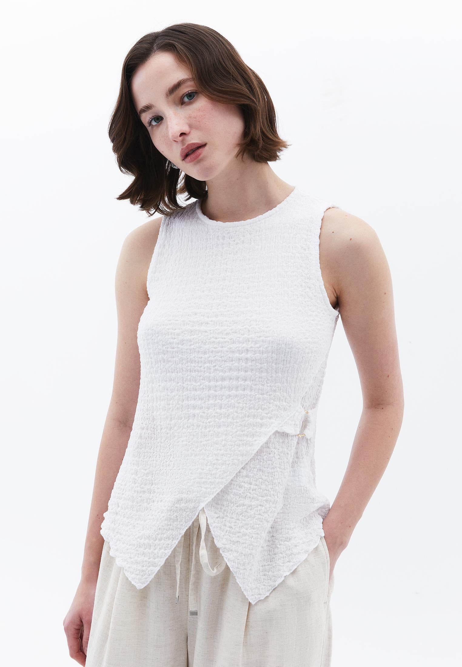 Sleeveless Crew Neck Blouse - WHITE
