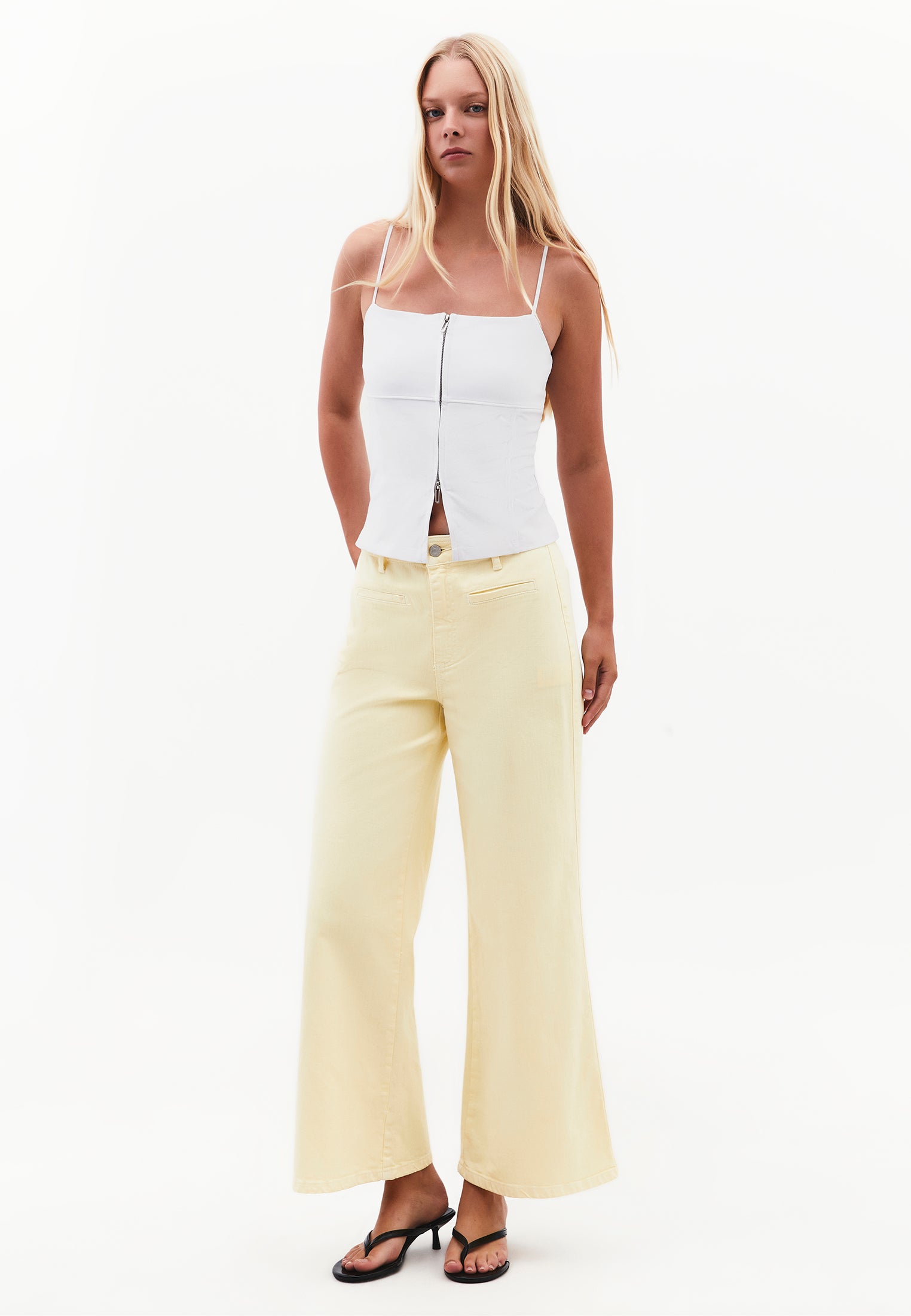 Sleeveless Top With Zipper Detail And Square Neckline - WHITE