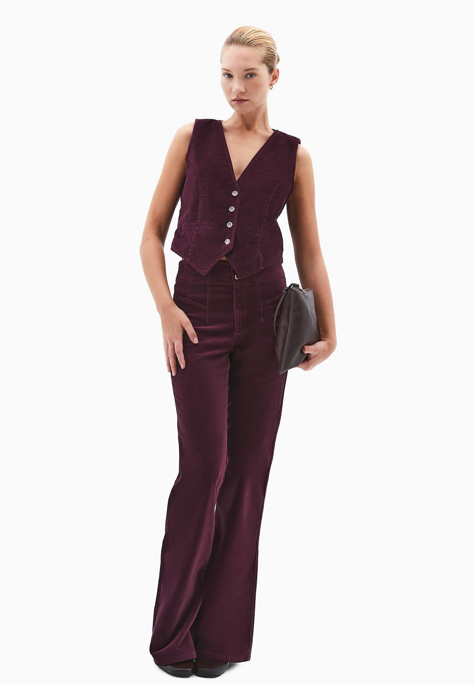 V-Neck Ribbed Velvet Vest - WINETASTING
