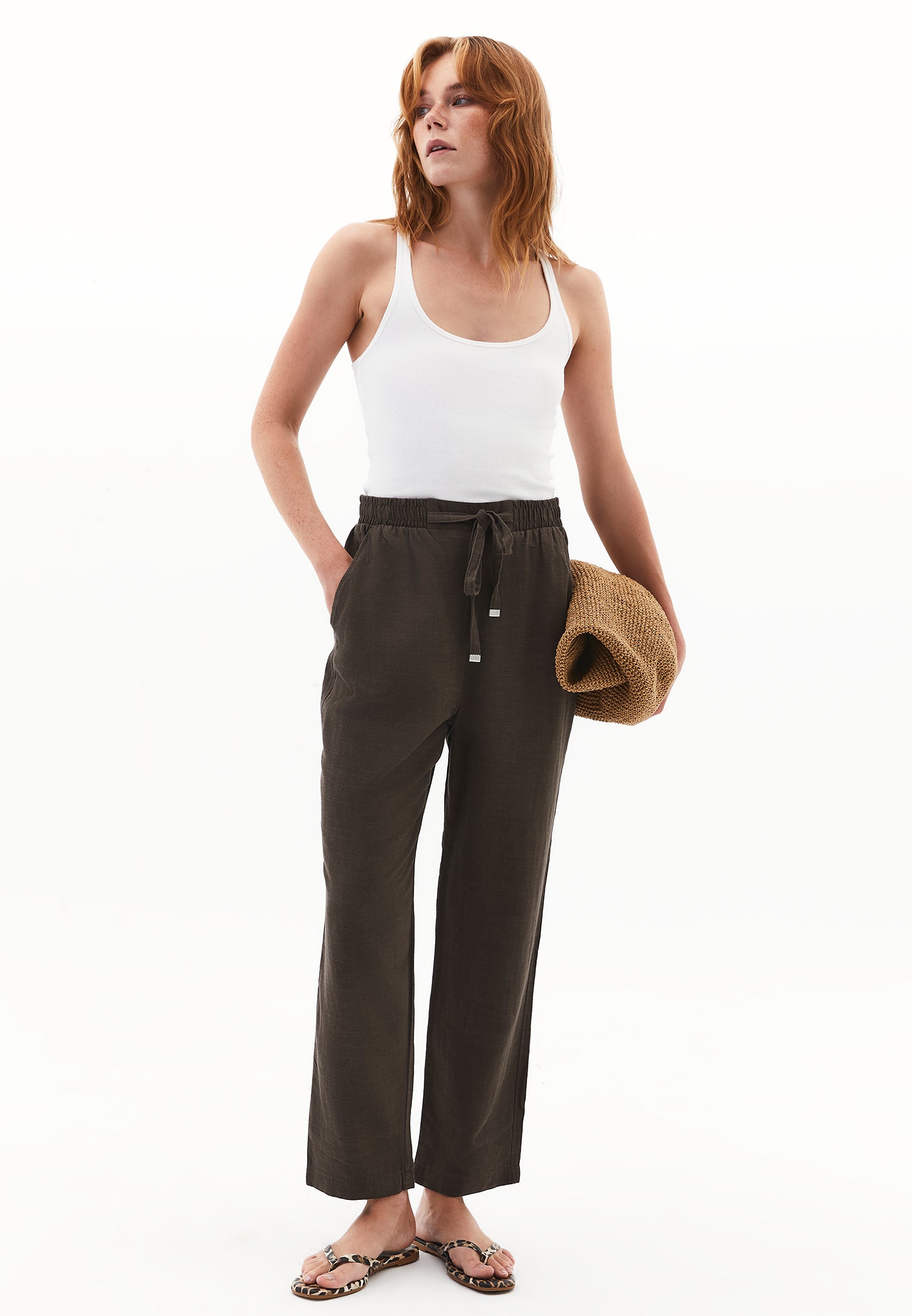 Woven Linen Carrot Pants - WREN