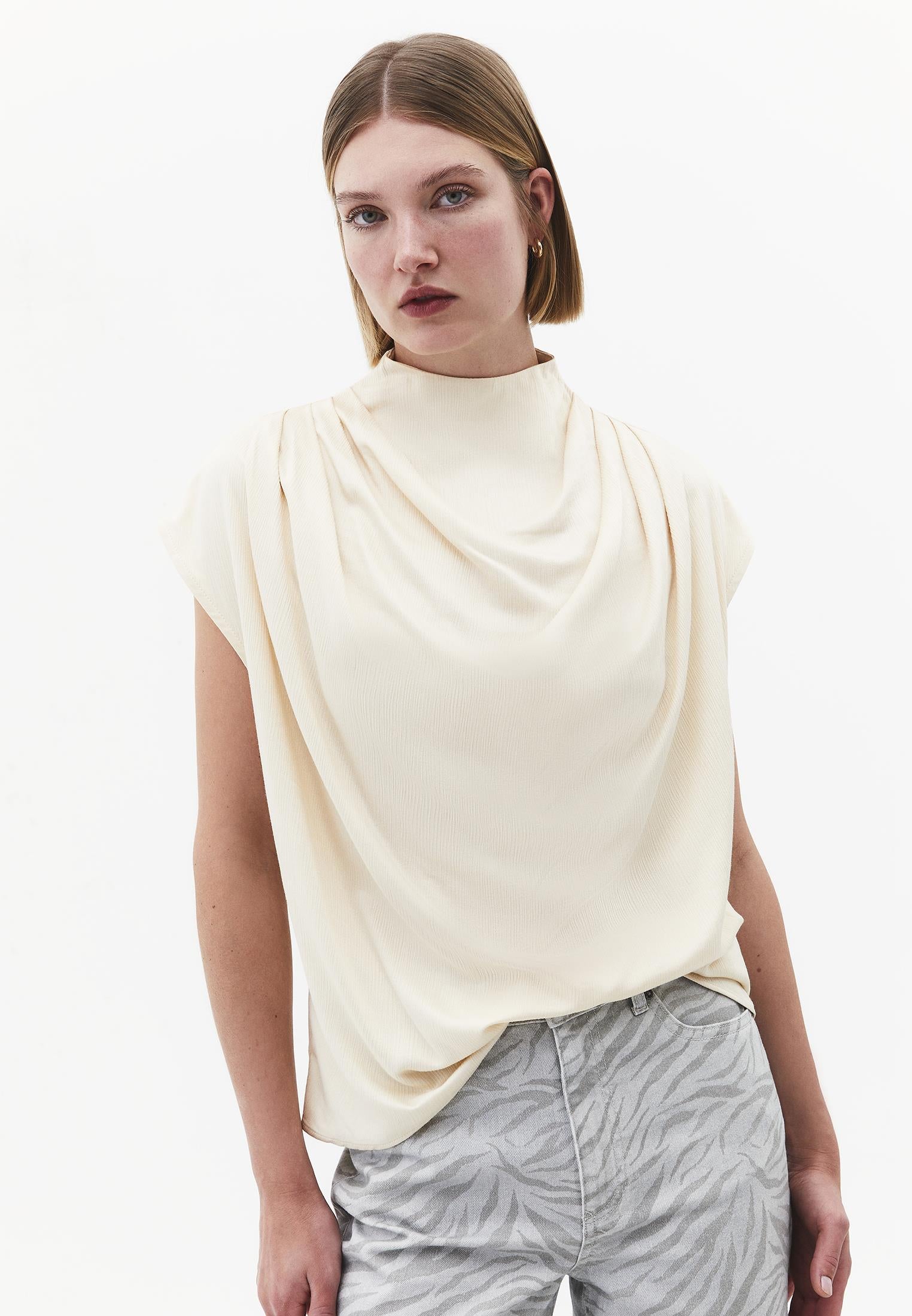 Dégaje Neck Sleeveless Blouse - ALMOND MILK