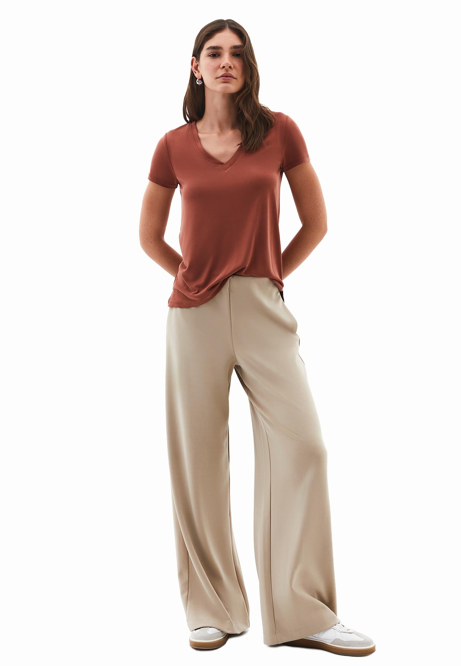 V Neck Slim Fit Short Sleeve T-Shirt - ARABIAN SPICE