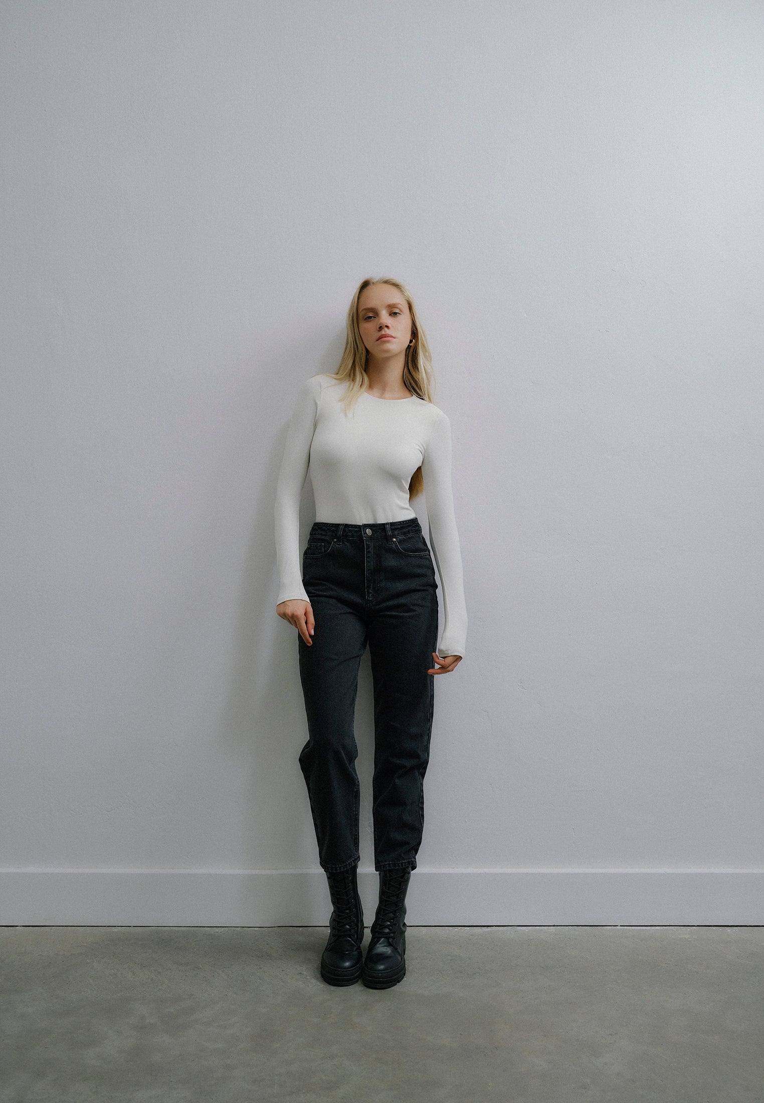 Ultra High Waist Slim Mom Jean - BLACK DENIM