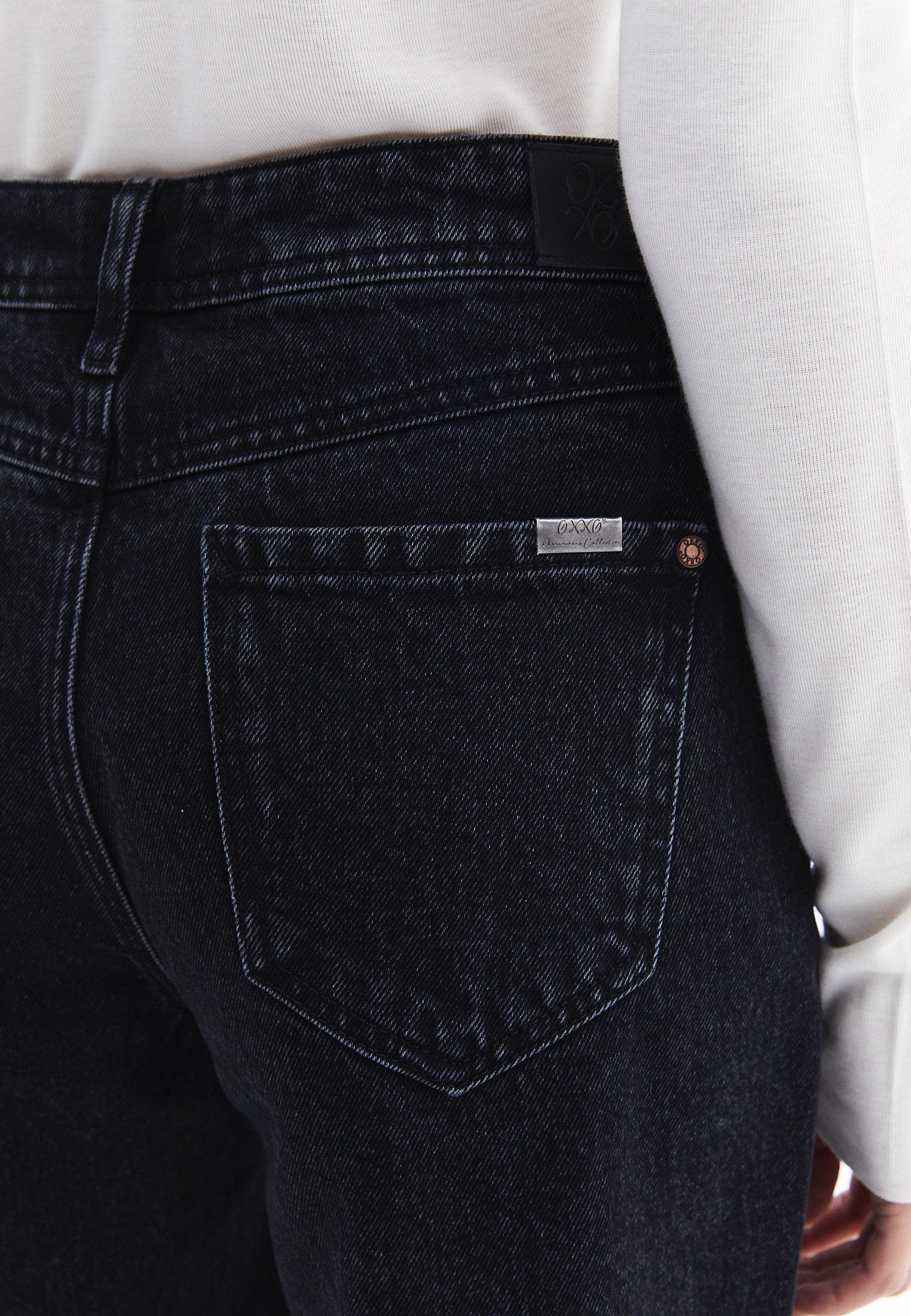 Boyfriend Low Waist Straight Leg Jeans - BLACK DENIM