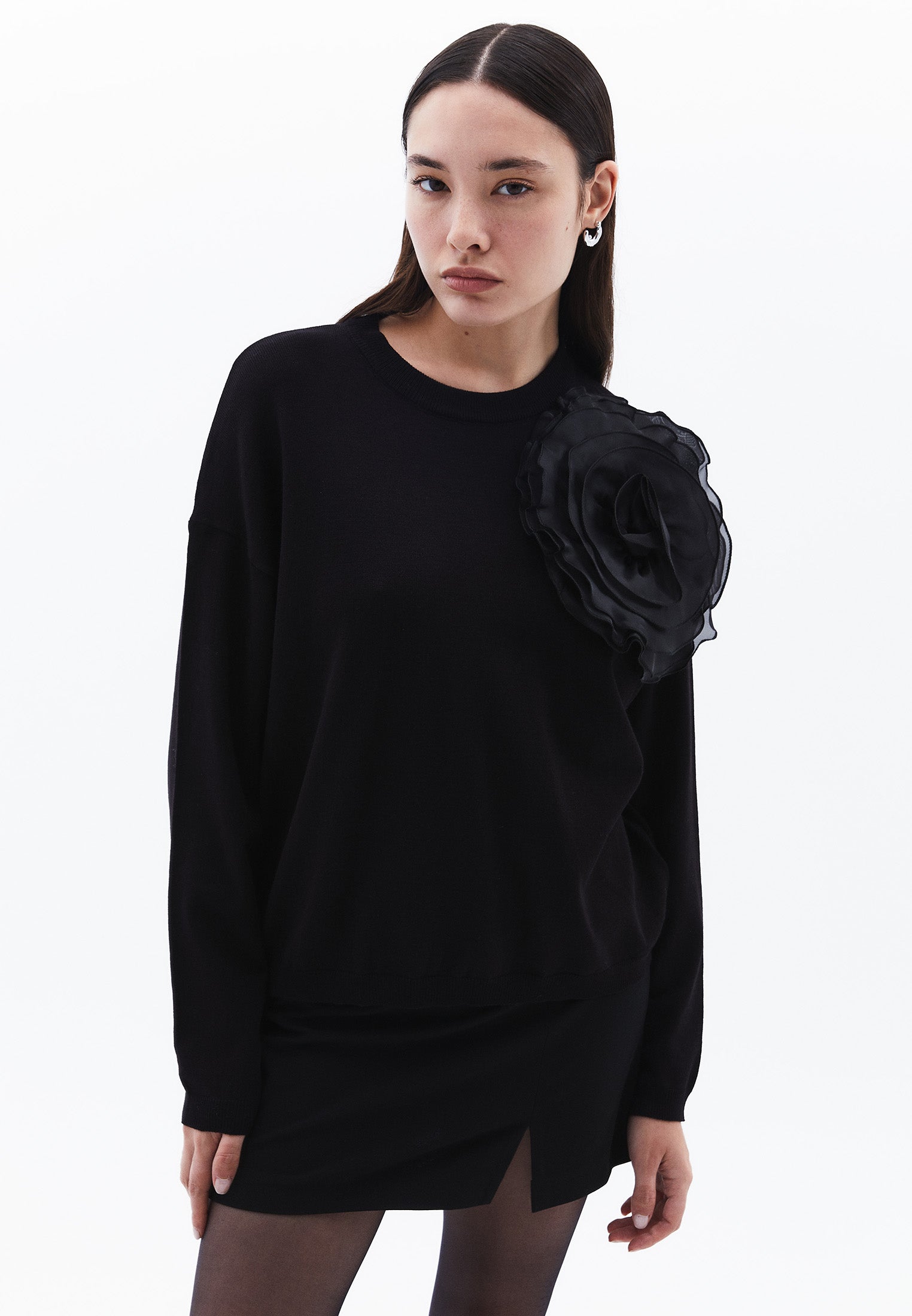 Crew Neck Sweater With Bow Detail - BLACK