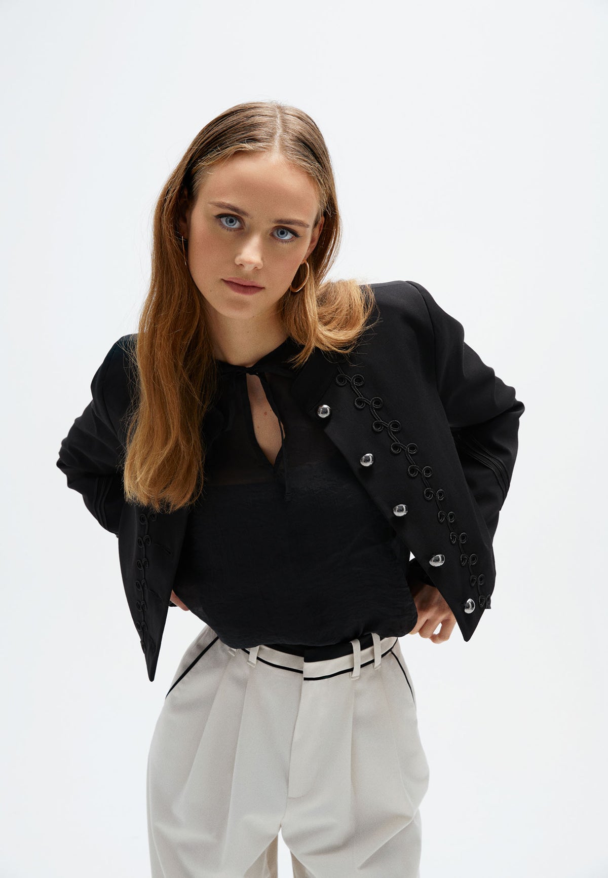 Embroidered Detailed Cropped Blazer Jacket - BLACK