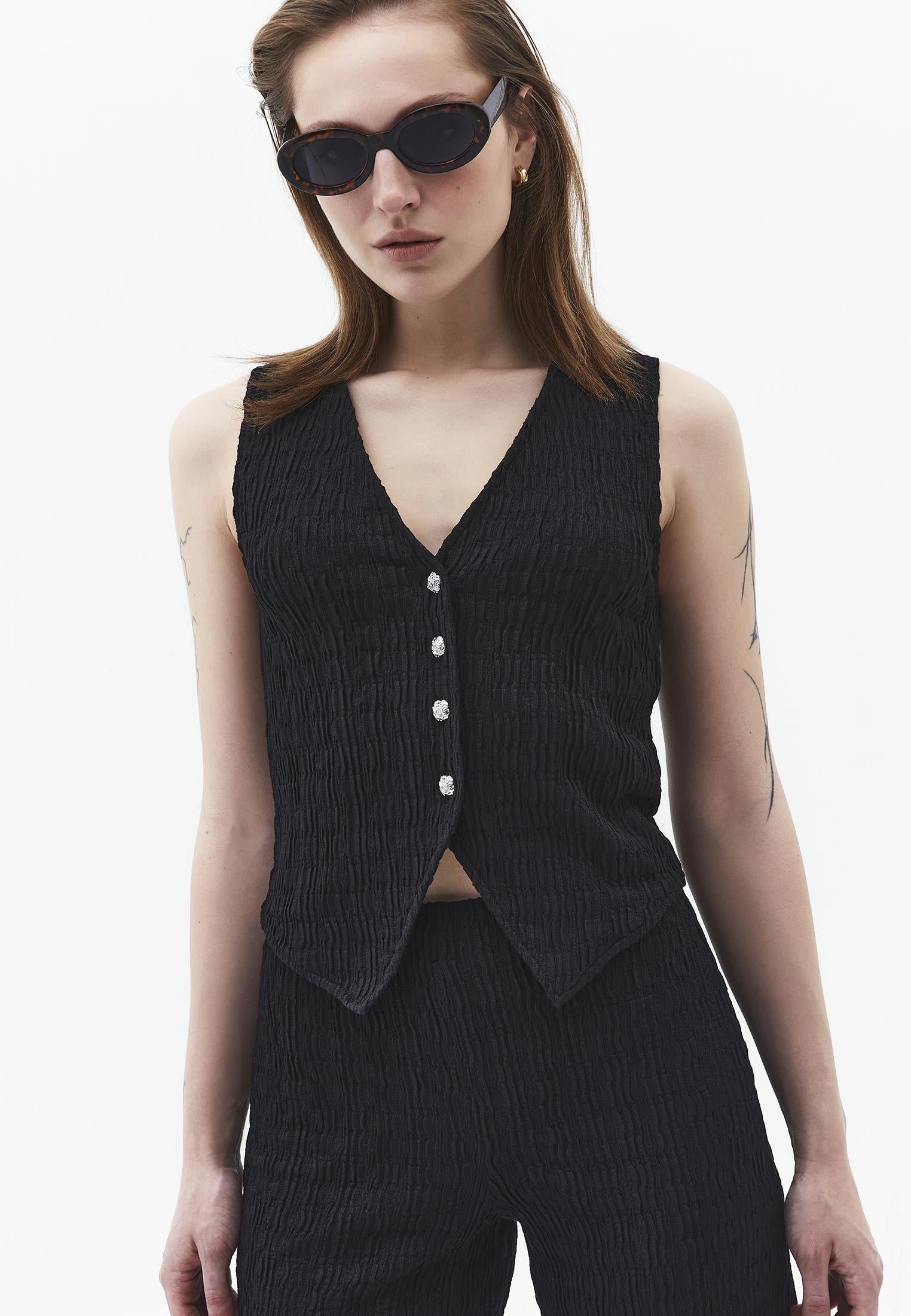 V Neck Closed Form Vest - BLACK
