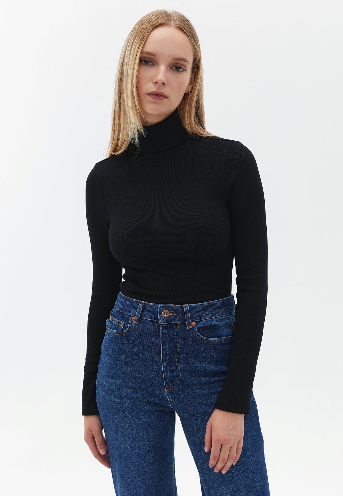 Turtleneck With Slit Detail Bodycon - BLACK