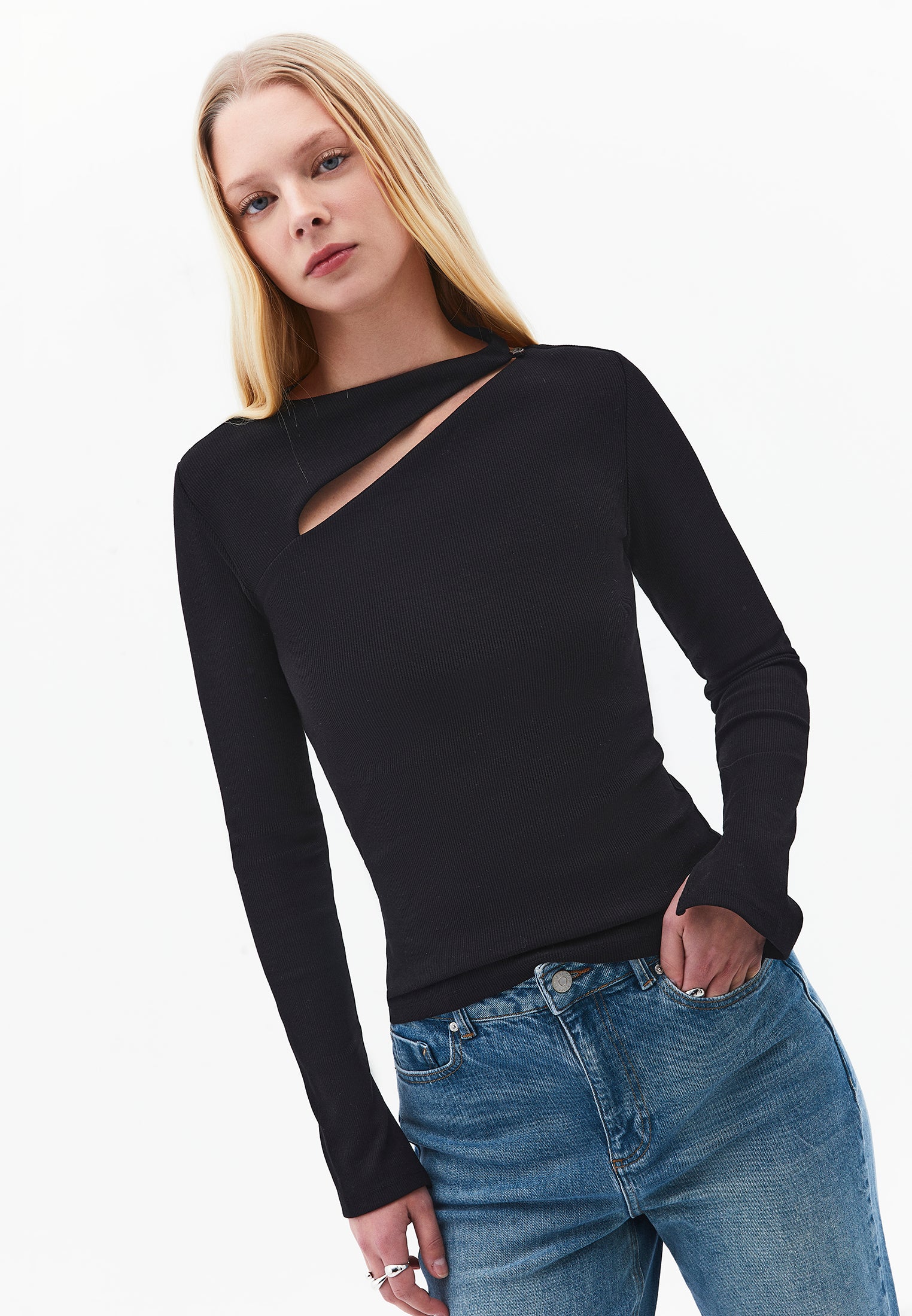 Asymmetric Cutout Long Sleeve Bodycon T-Shirt - BLACK