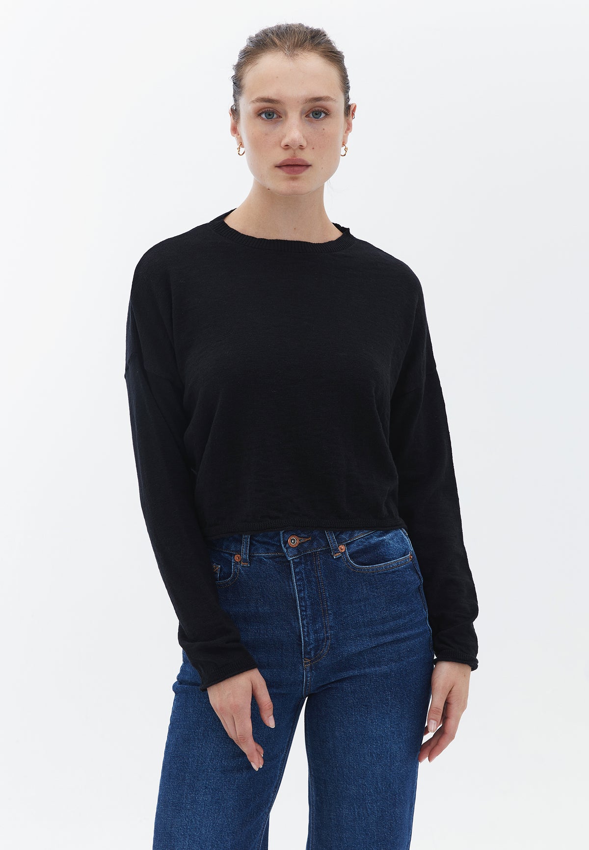 Crew Neck Cropped Sweater - BLACK