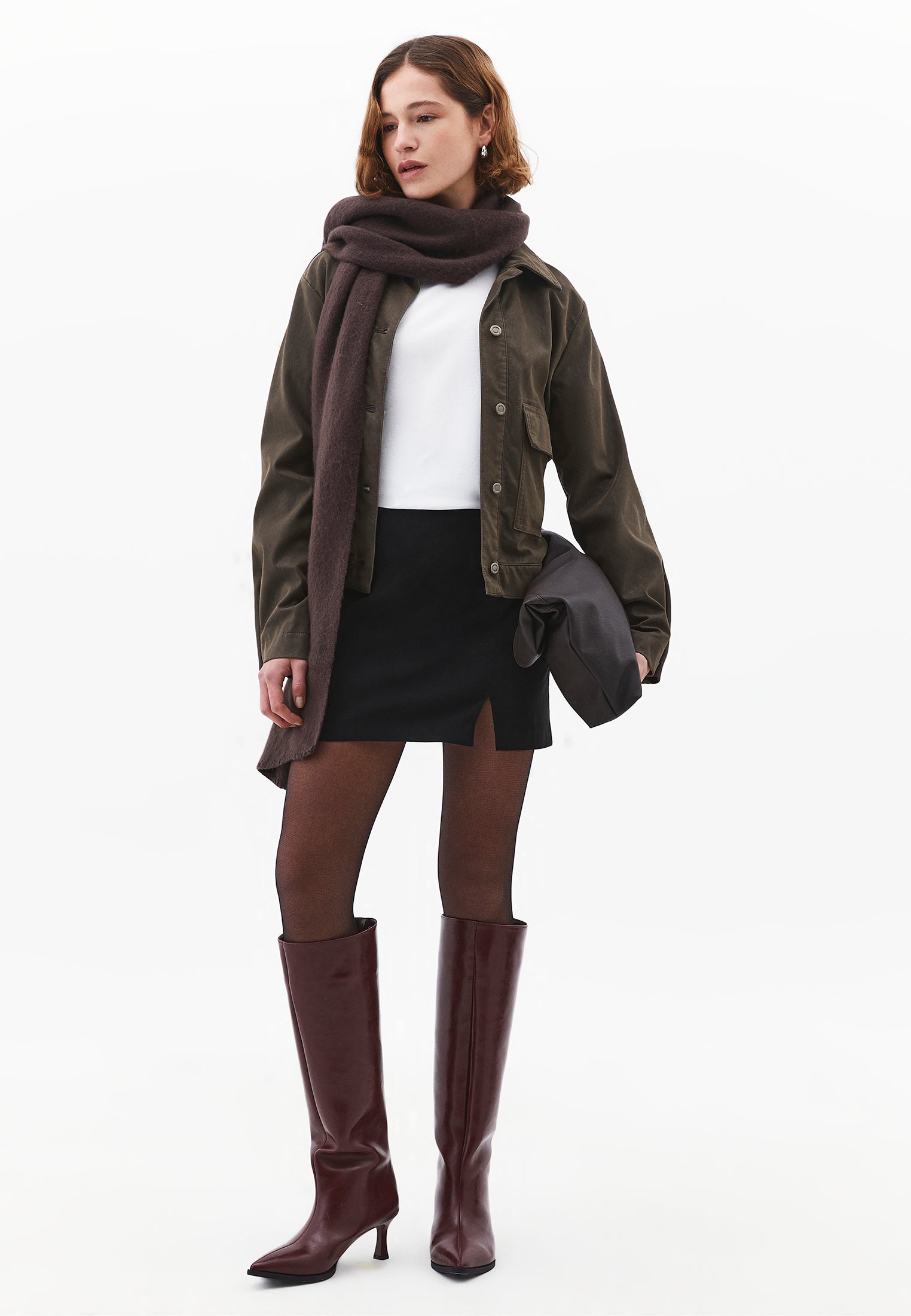 Short Slim Skirt With Slit - BLACK