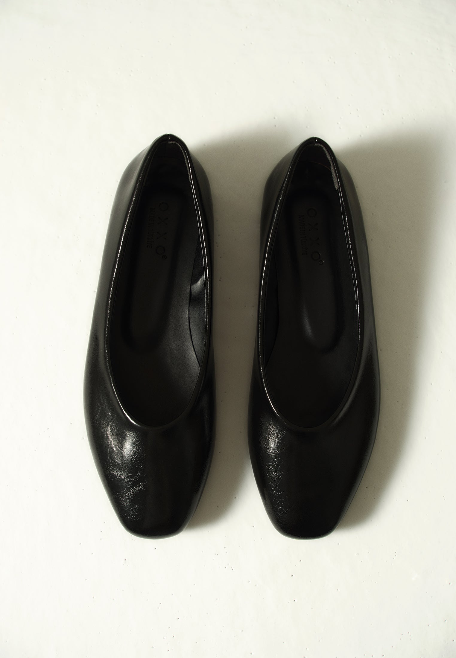 Women Shoe Modern - BLACK