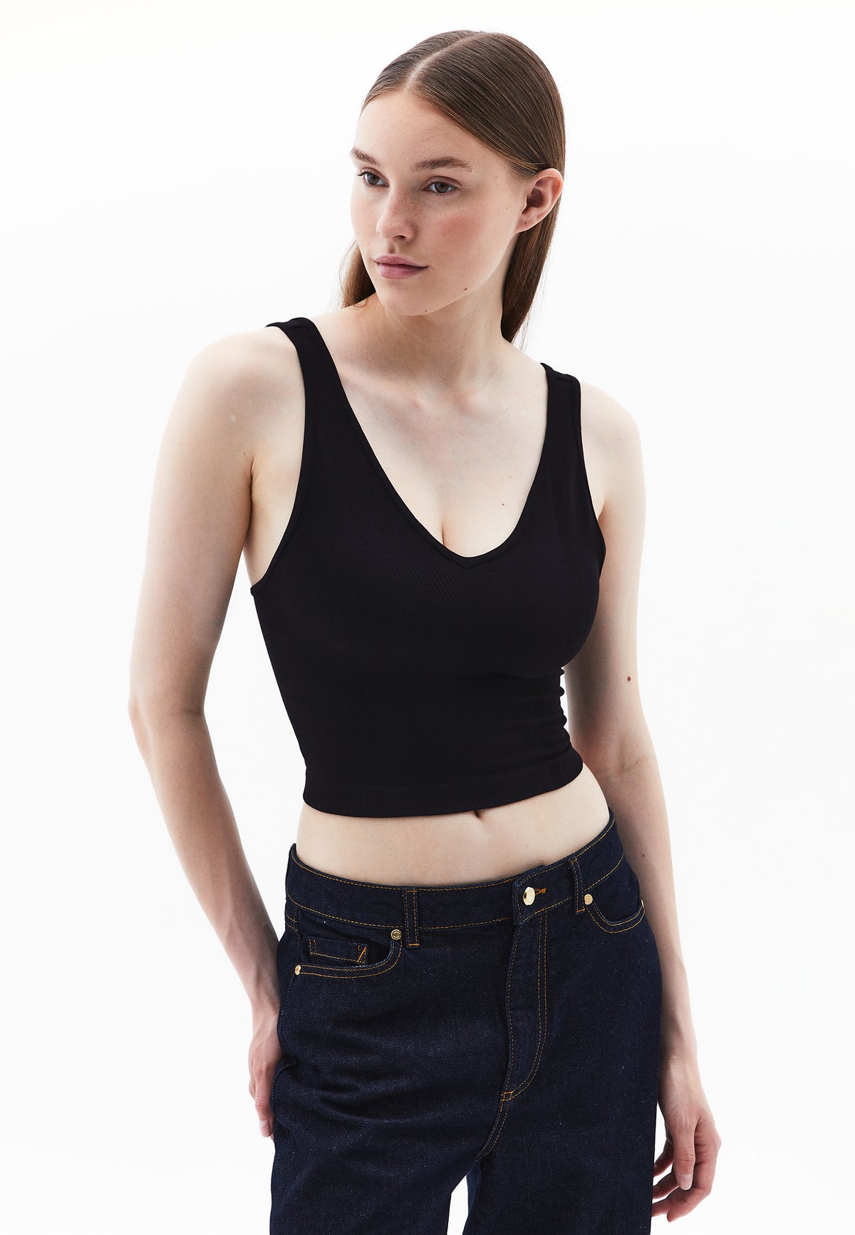 Seamless V Neck Undershirt - BLACK