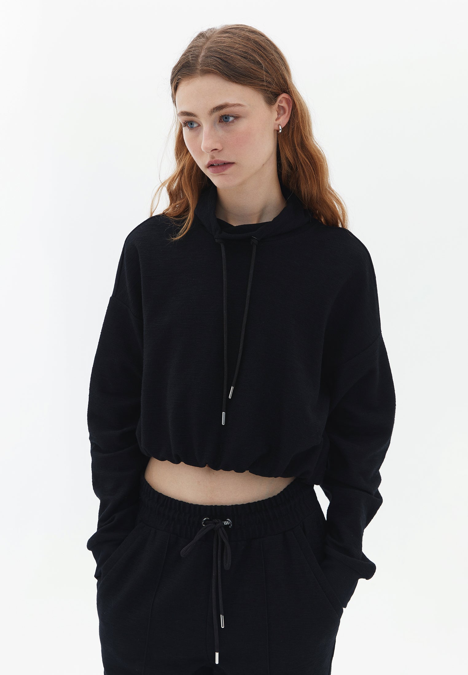 Crew Neck Crop Sweatshirt - BLACK