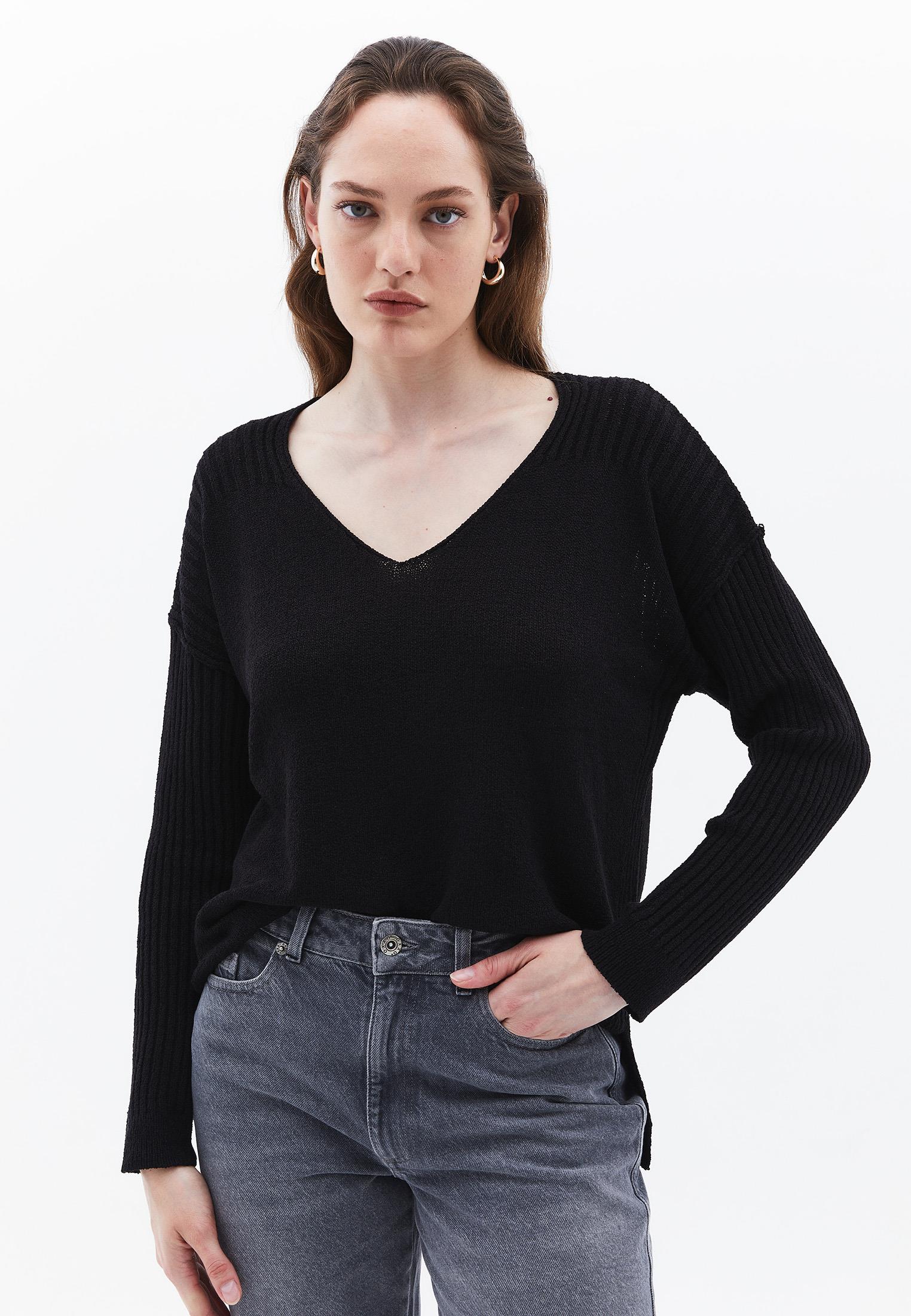 V Neck Bouclé Sweater - BLACK
