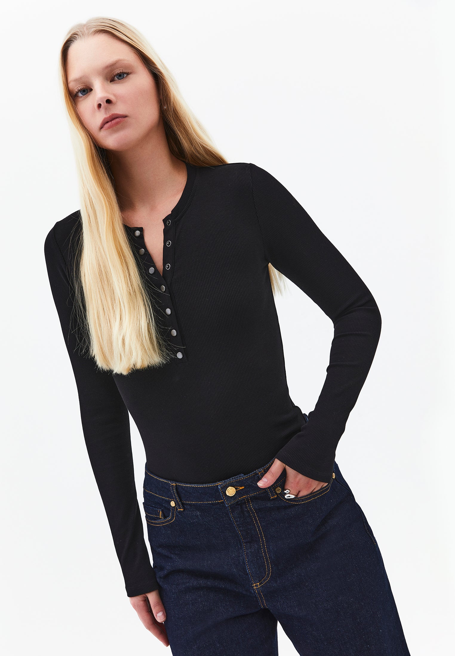 Crew Neck Long Sleeve T-Shirt - BLACK