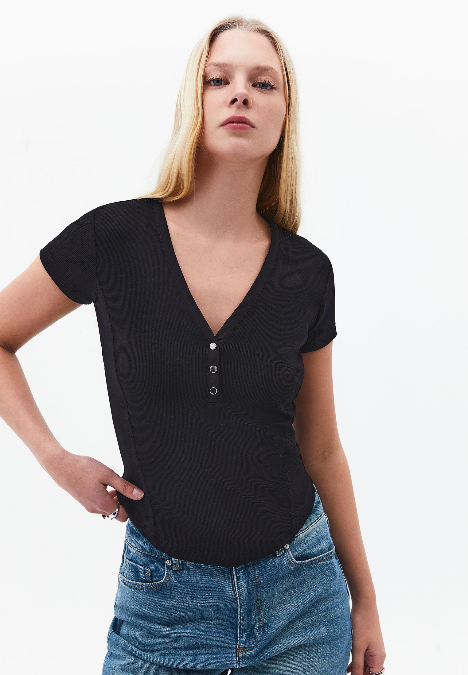 V Neck Slim Fit T-Shirt - BLACK