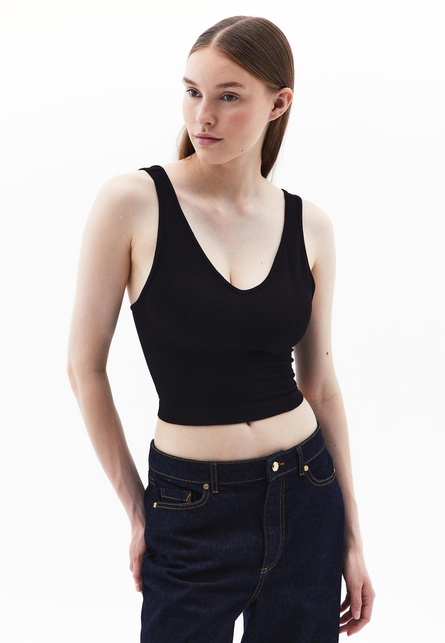Seamless V Neck Undershirt - BLACK