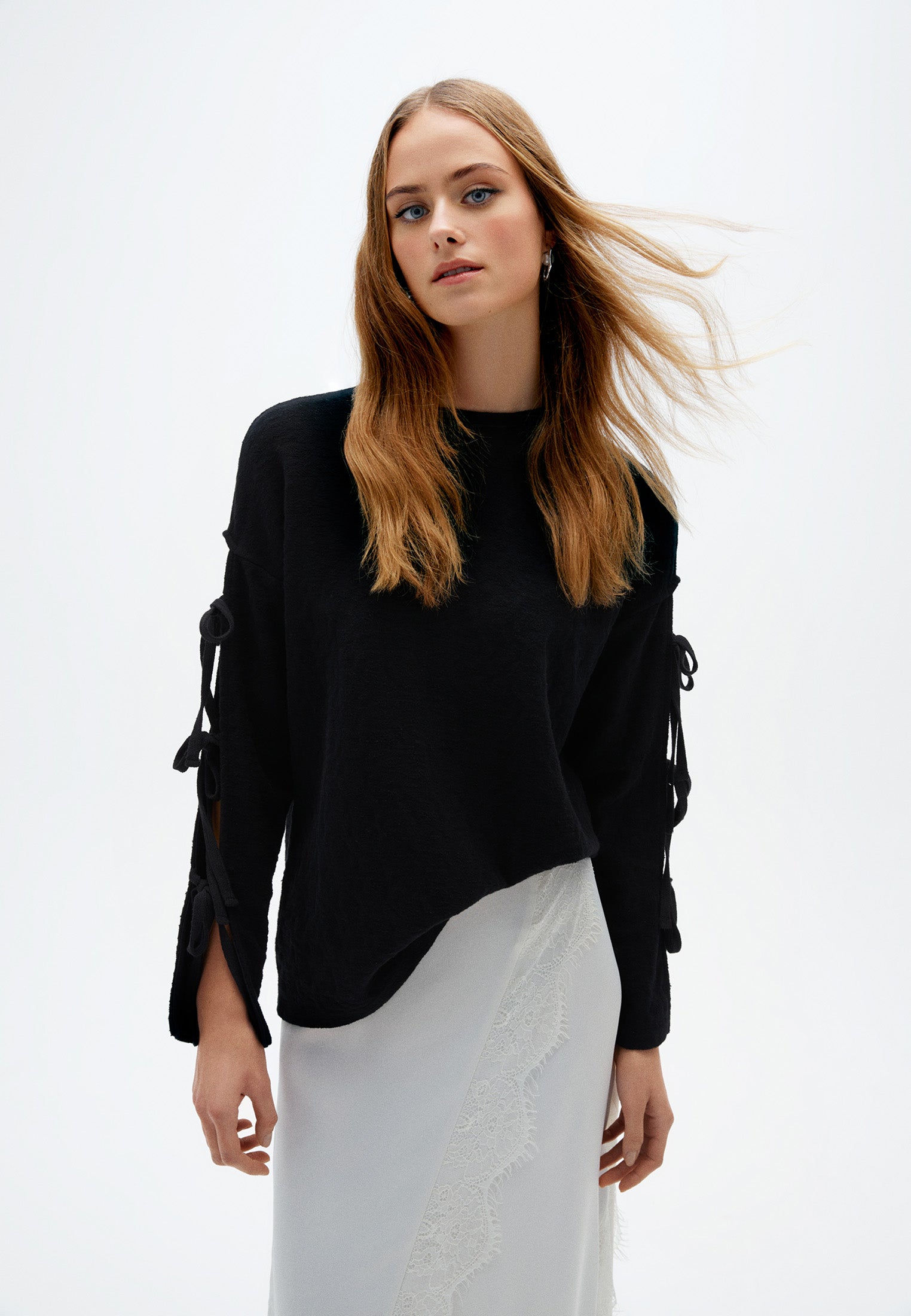 Crew Neck Long Sleeve Detailed Sweatshirt - BLACK