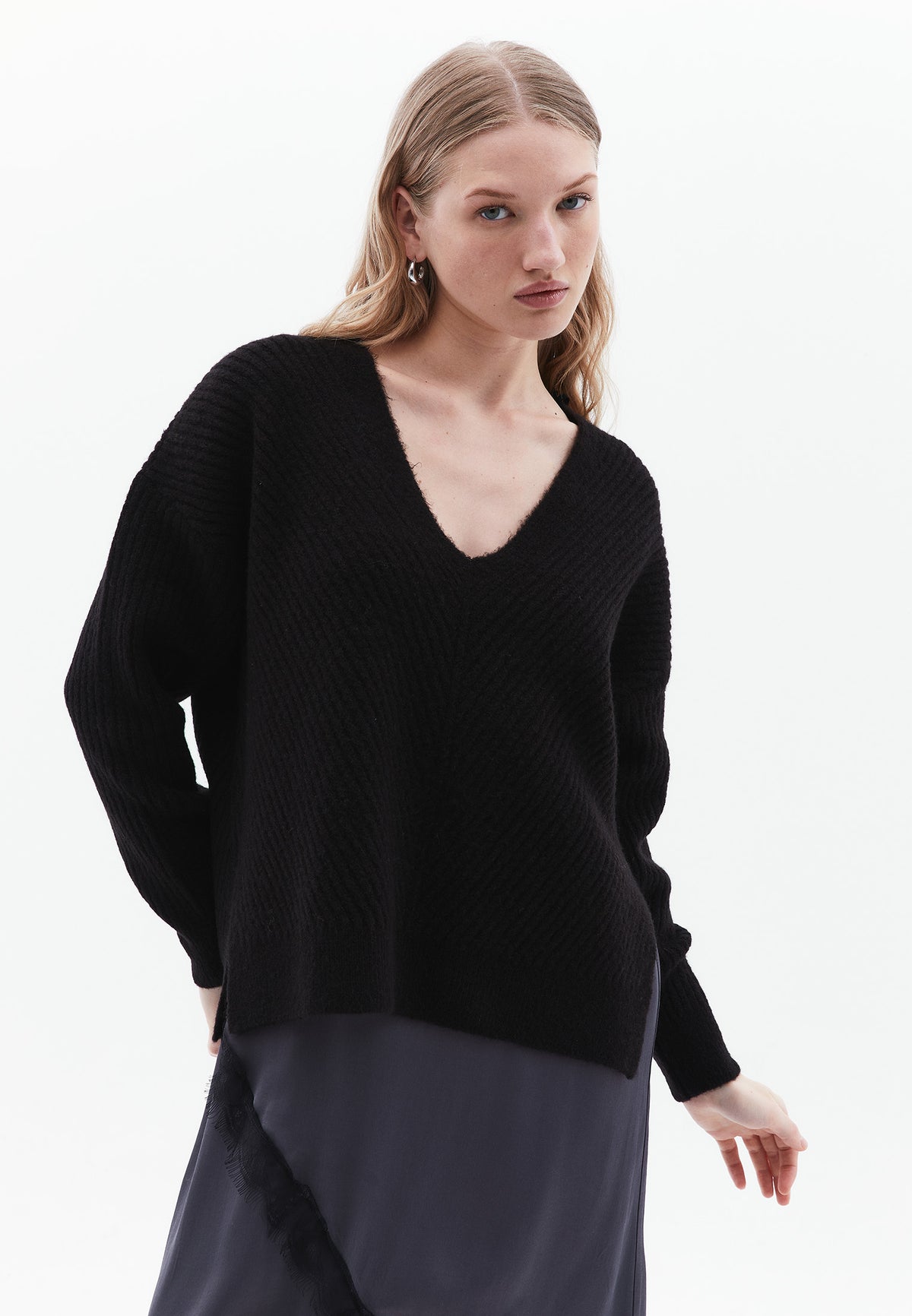 V Neck Long Sleeve Sweater - BLACK