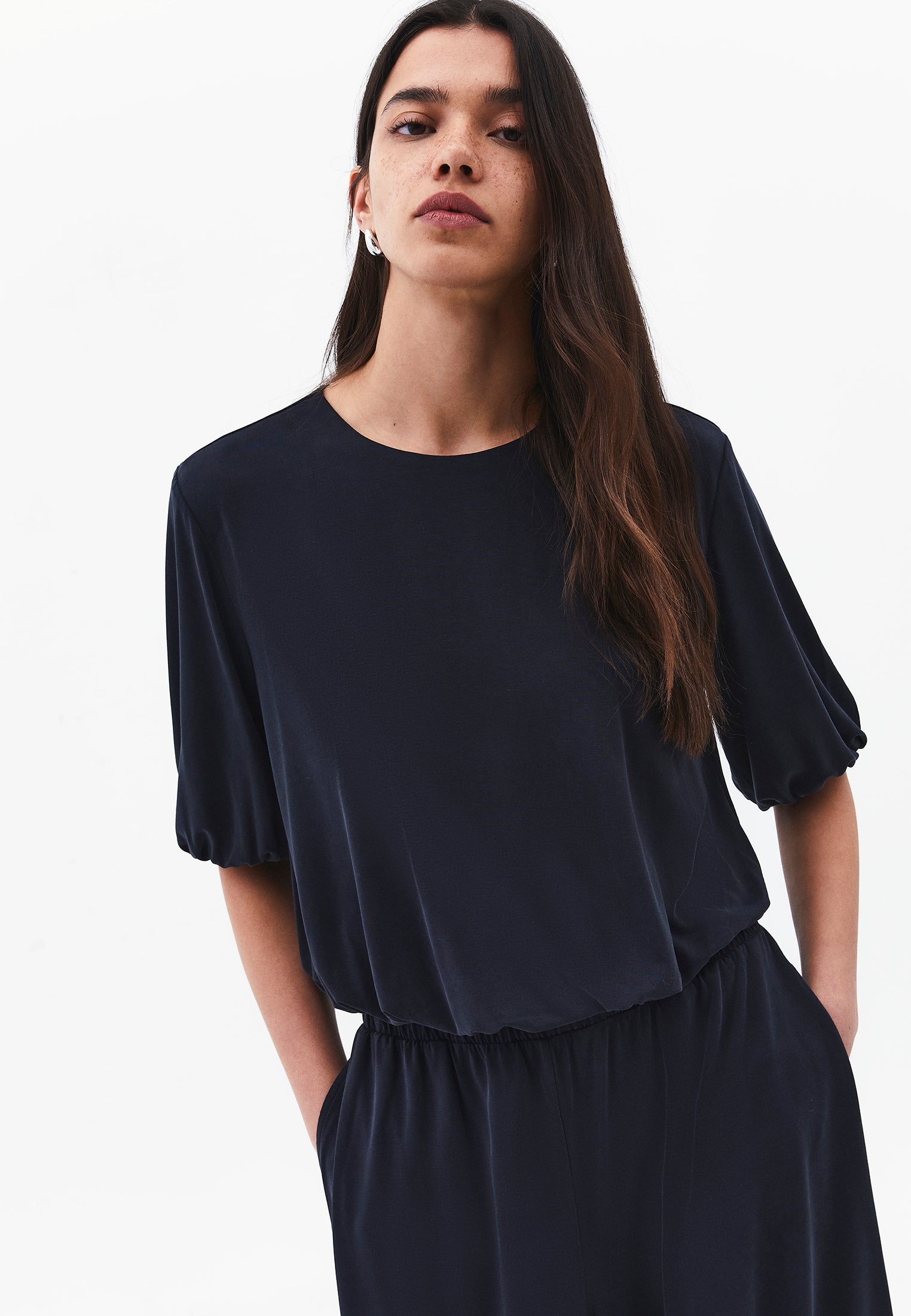 Crew Neck 3/4 Sleeve T-Shirt - BLACK