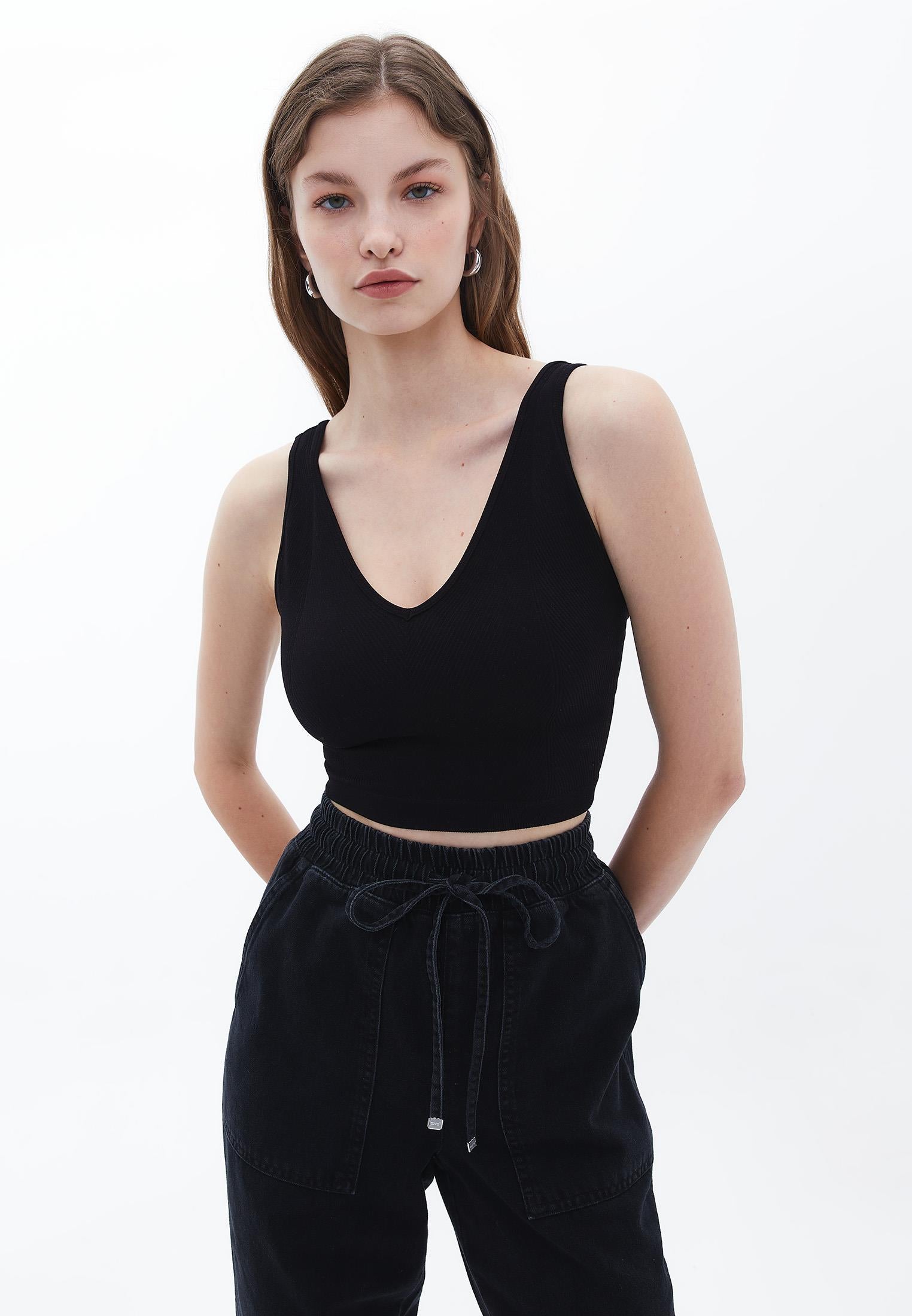 Jacquard V Neck Tank Top - BLACK