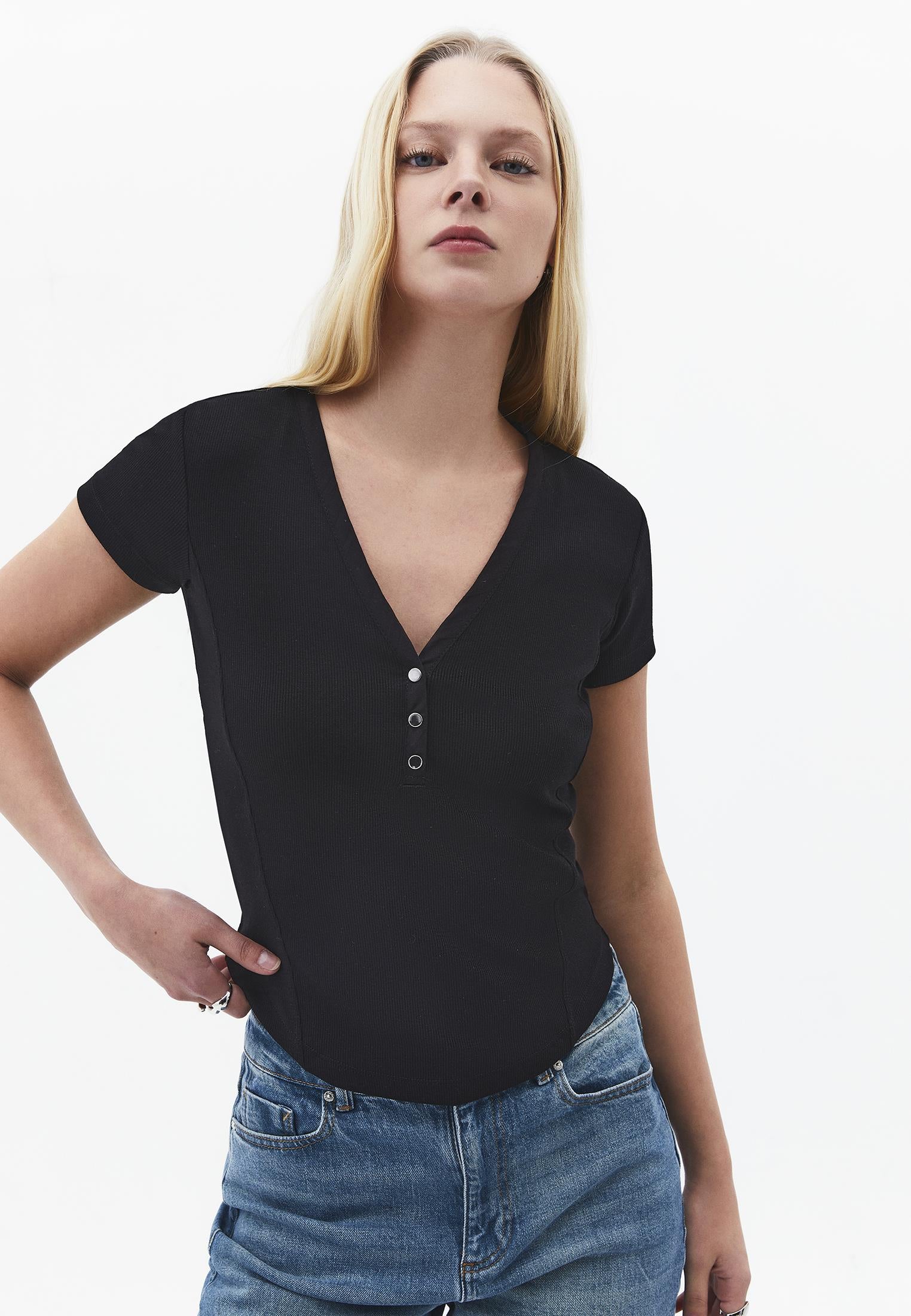 V Neck Slim Fit T-Shirt - BLACK
