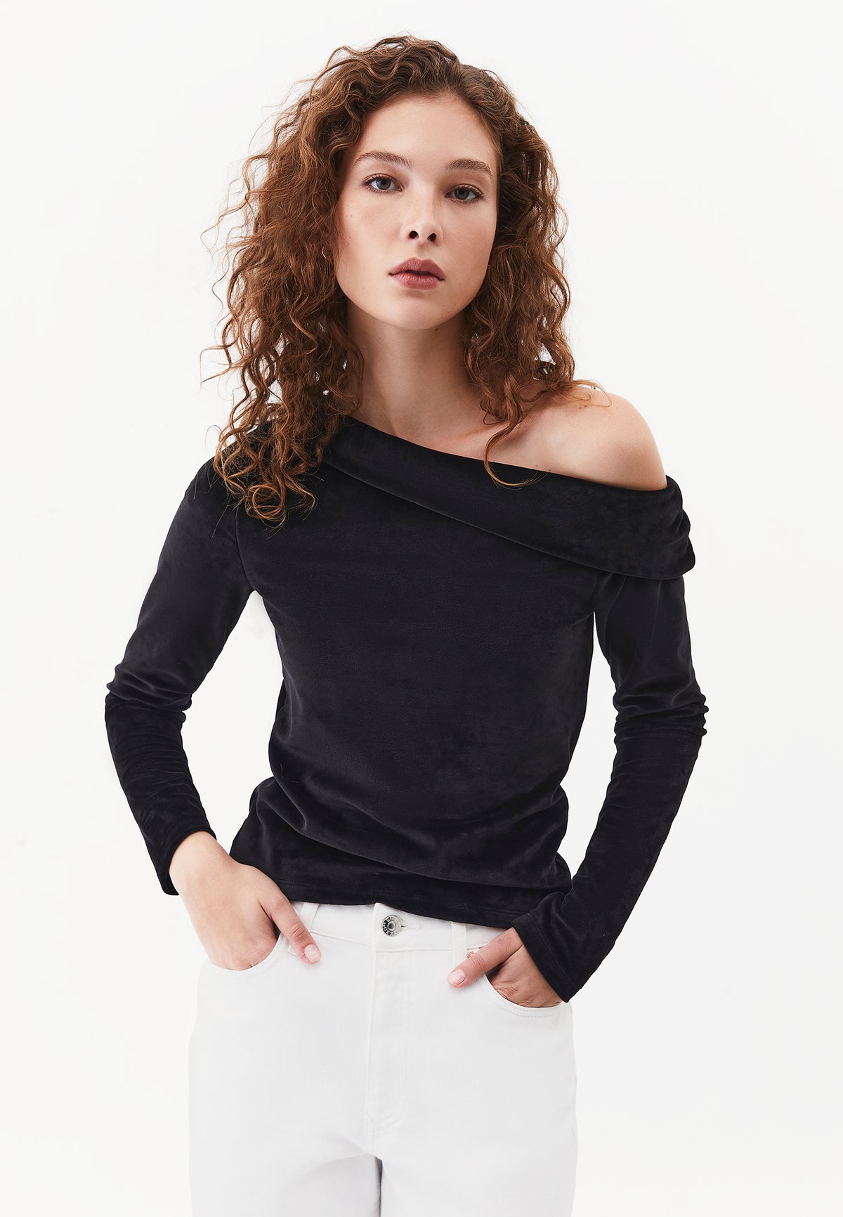 Low Shoulder Long Sleeve T-Shirt - BLACK