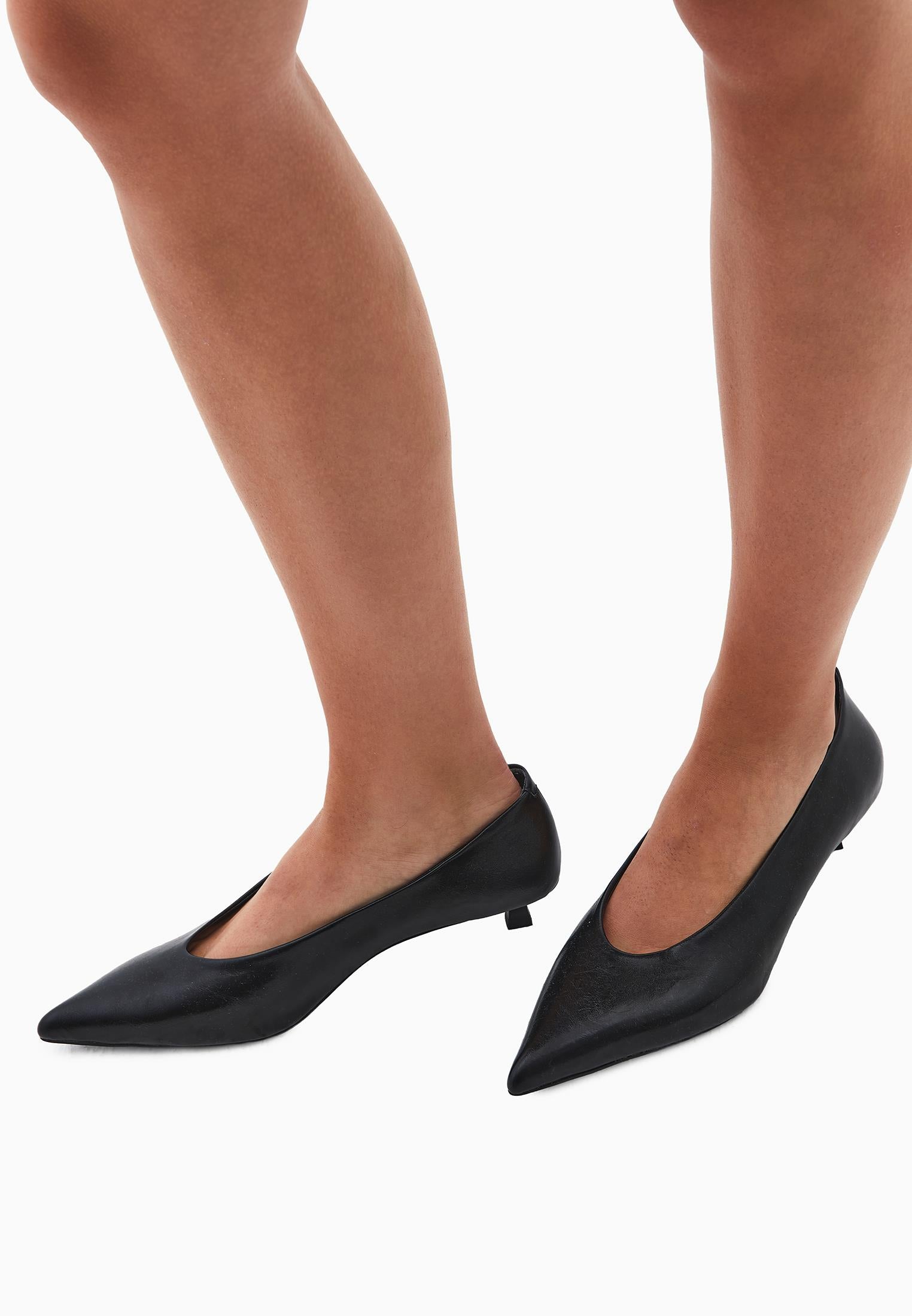 Women's Shoe With Fashion Details - BLACK