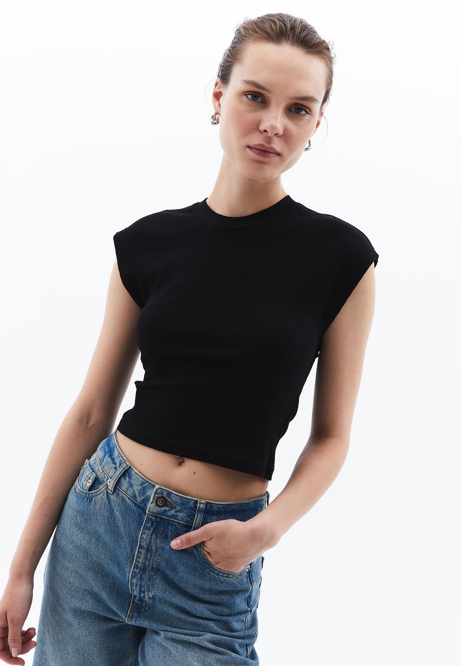 Crew Neck Short Sleeve T-Shirt - BLACK
