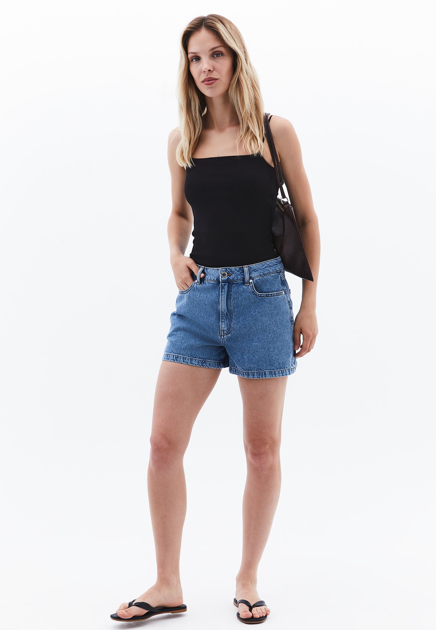Square Neck Strap Tank Top - BLACK
