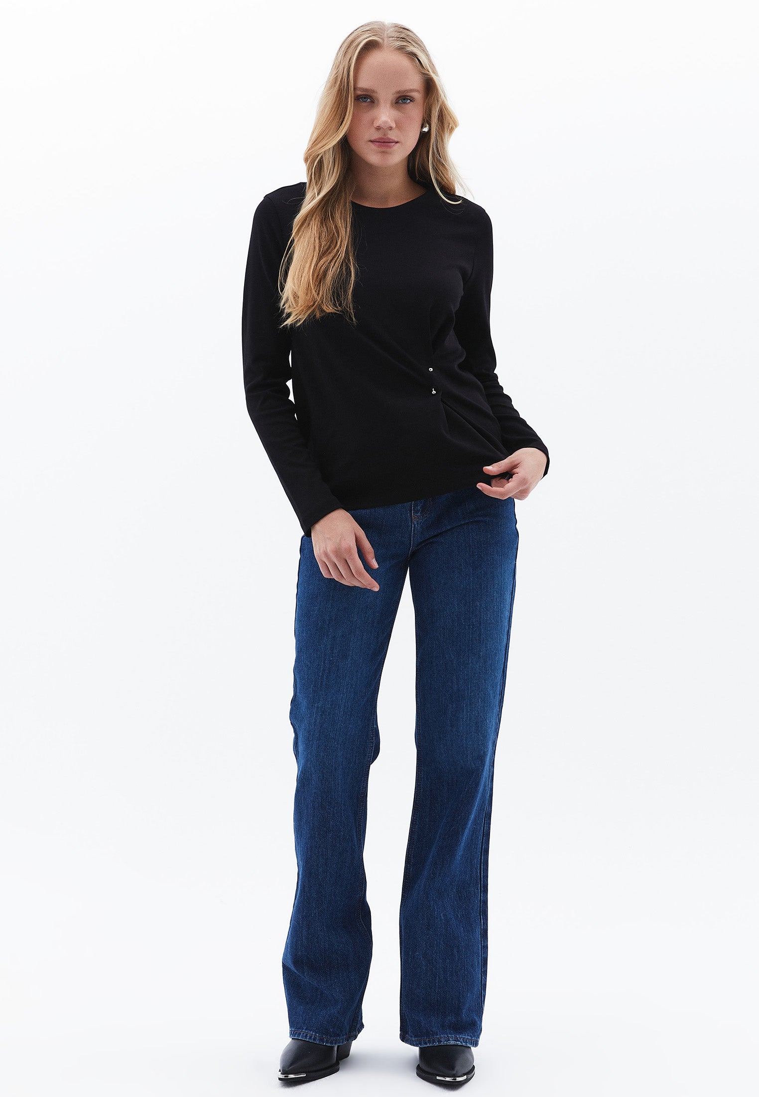 Crew Neck Long Sleeve Sweatshirt - BLACK