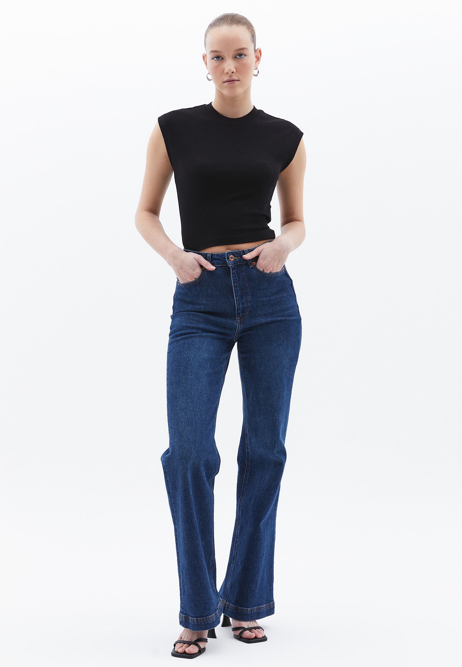Slim Fit Short Sleeve T-Shirt - BLACK