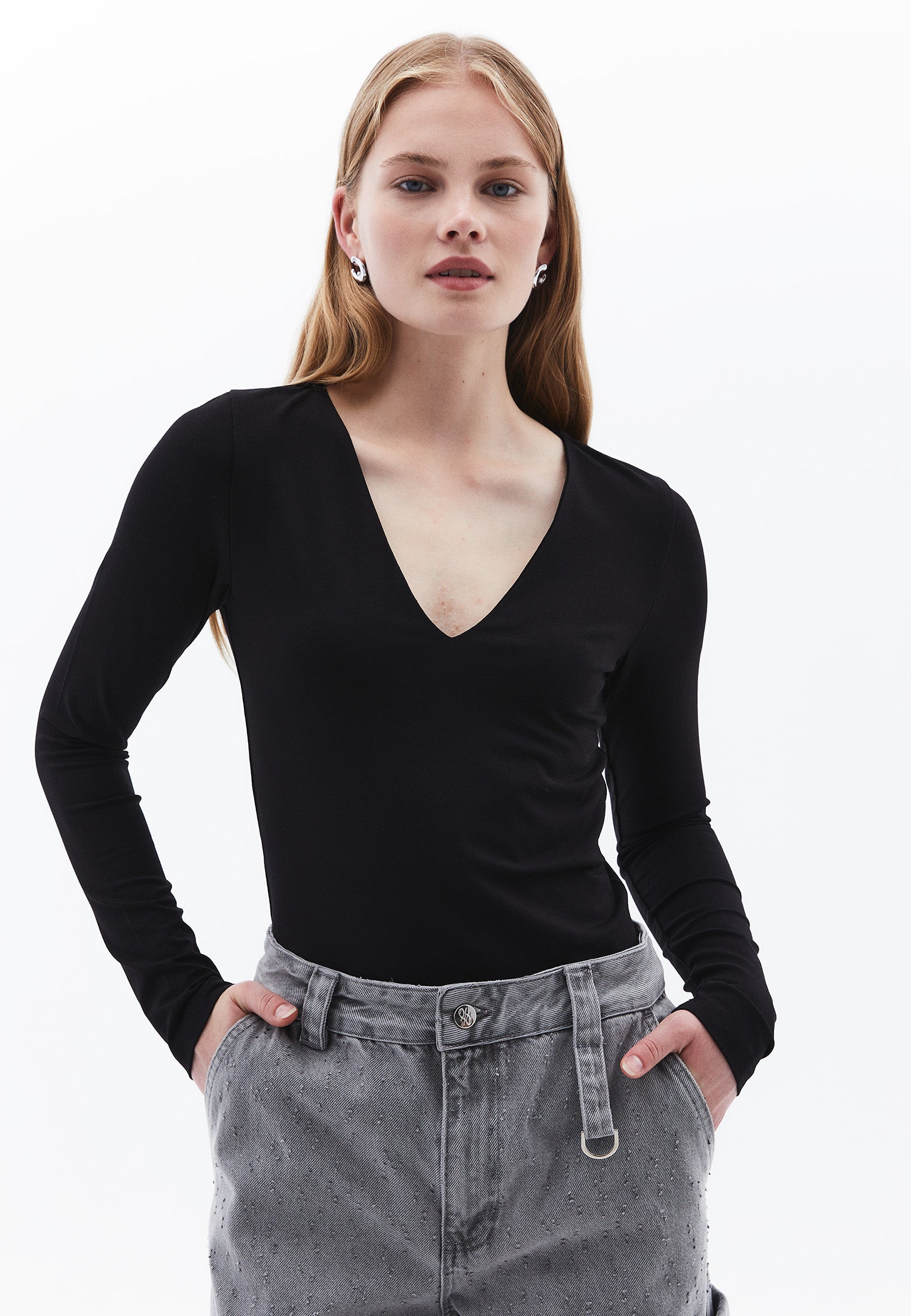V Neck Long Sleeve T-Shirt - BLACK